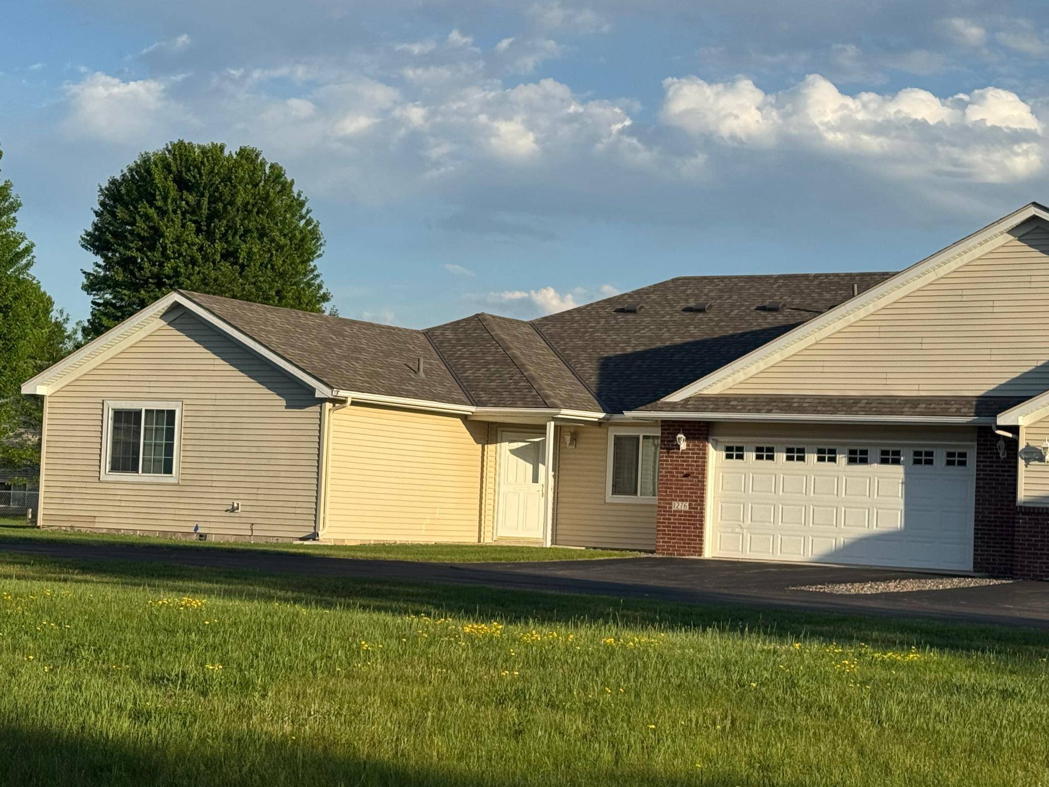 1276 Heritage LN, Waite Park, MN 56387