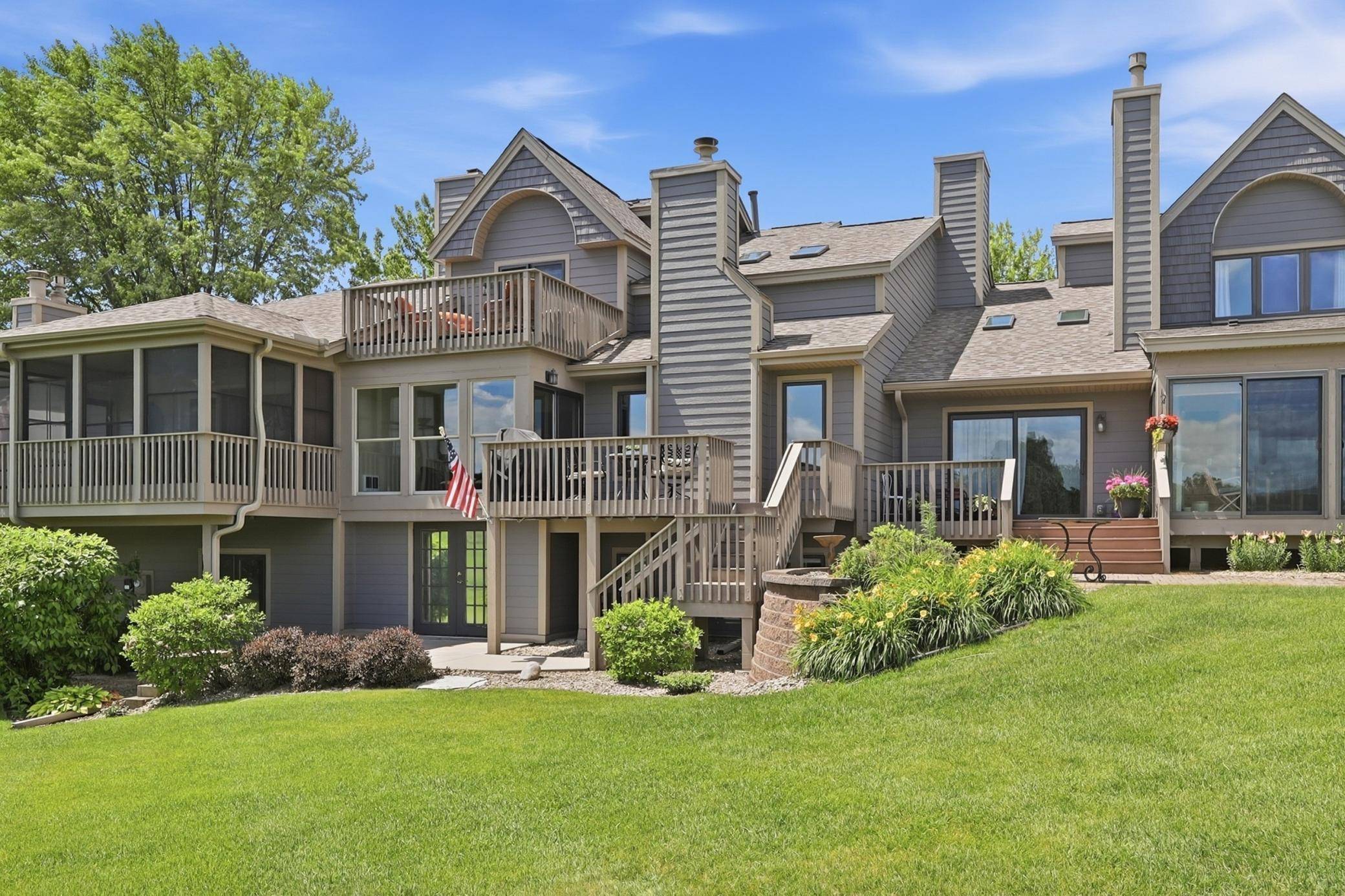 18118 Judicial WAY N, Lakeville, MN 55044