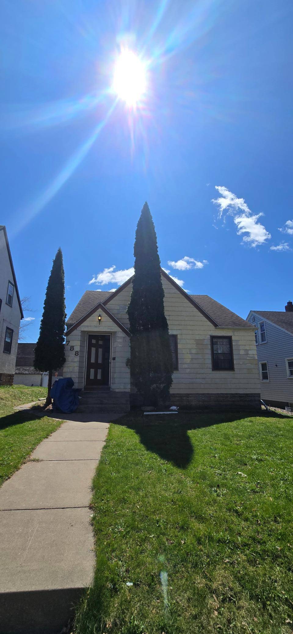 788 Cottage AVE E, Saint Paul, MN 55106
