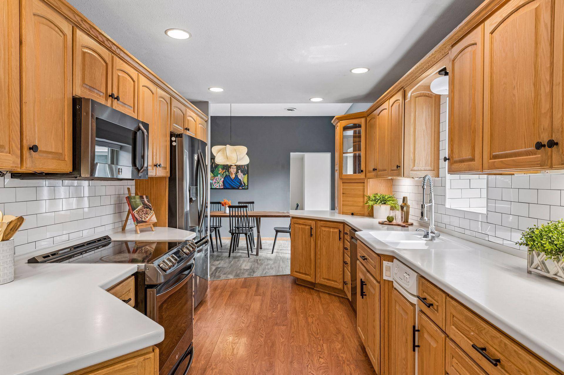 4634 Kingsdale DR, Bloomington, MN 55437