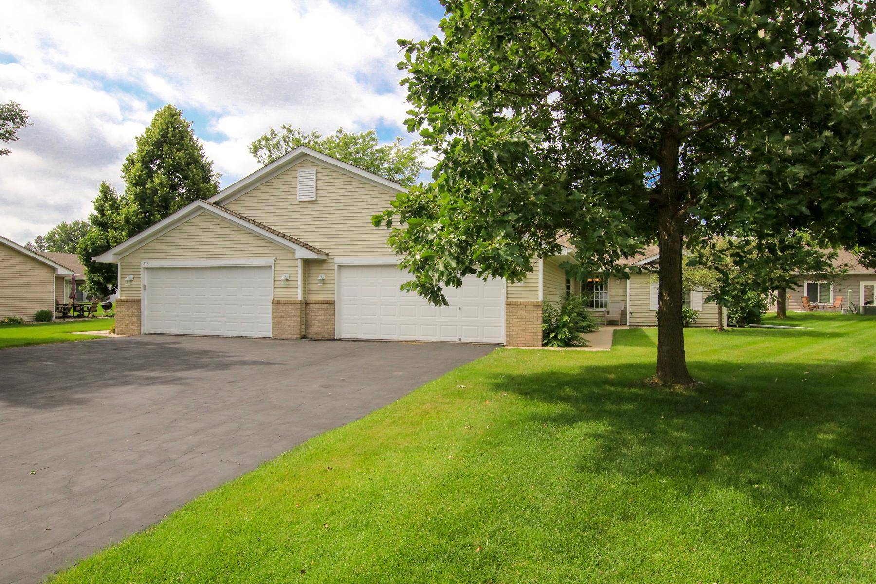820 Greensview CT NW, Hutchinson, MN 55350