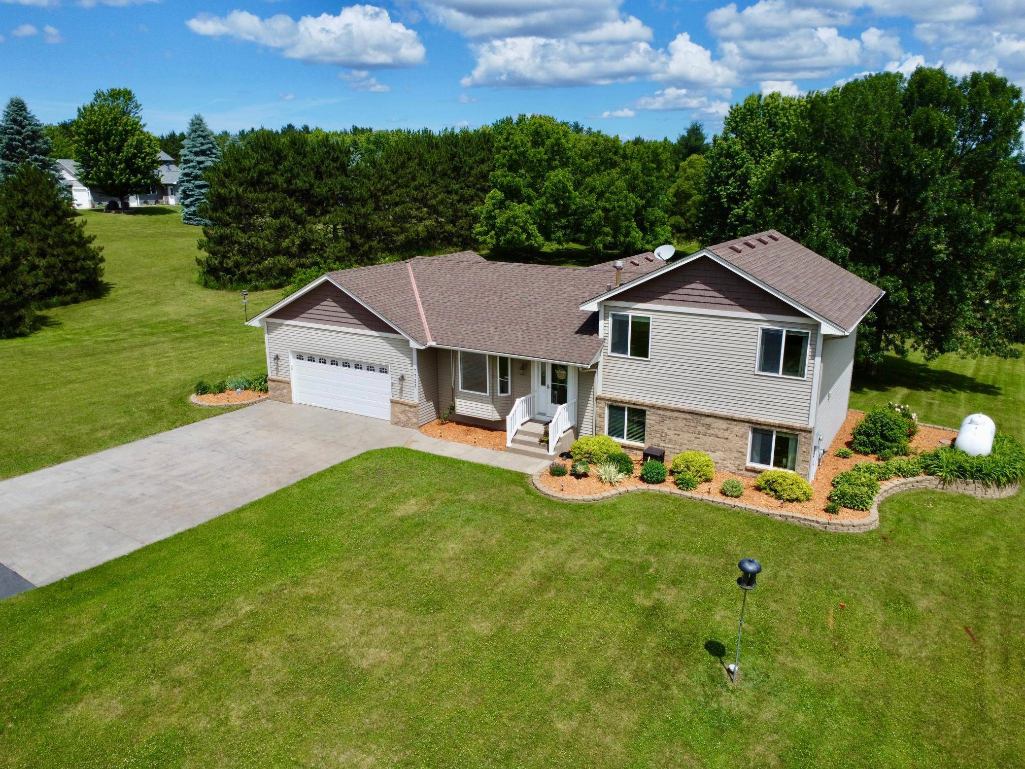 7723 Viking BLVD NW, Anoka, MN 55303