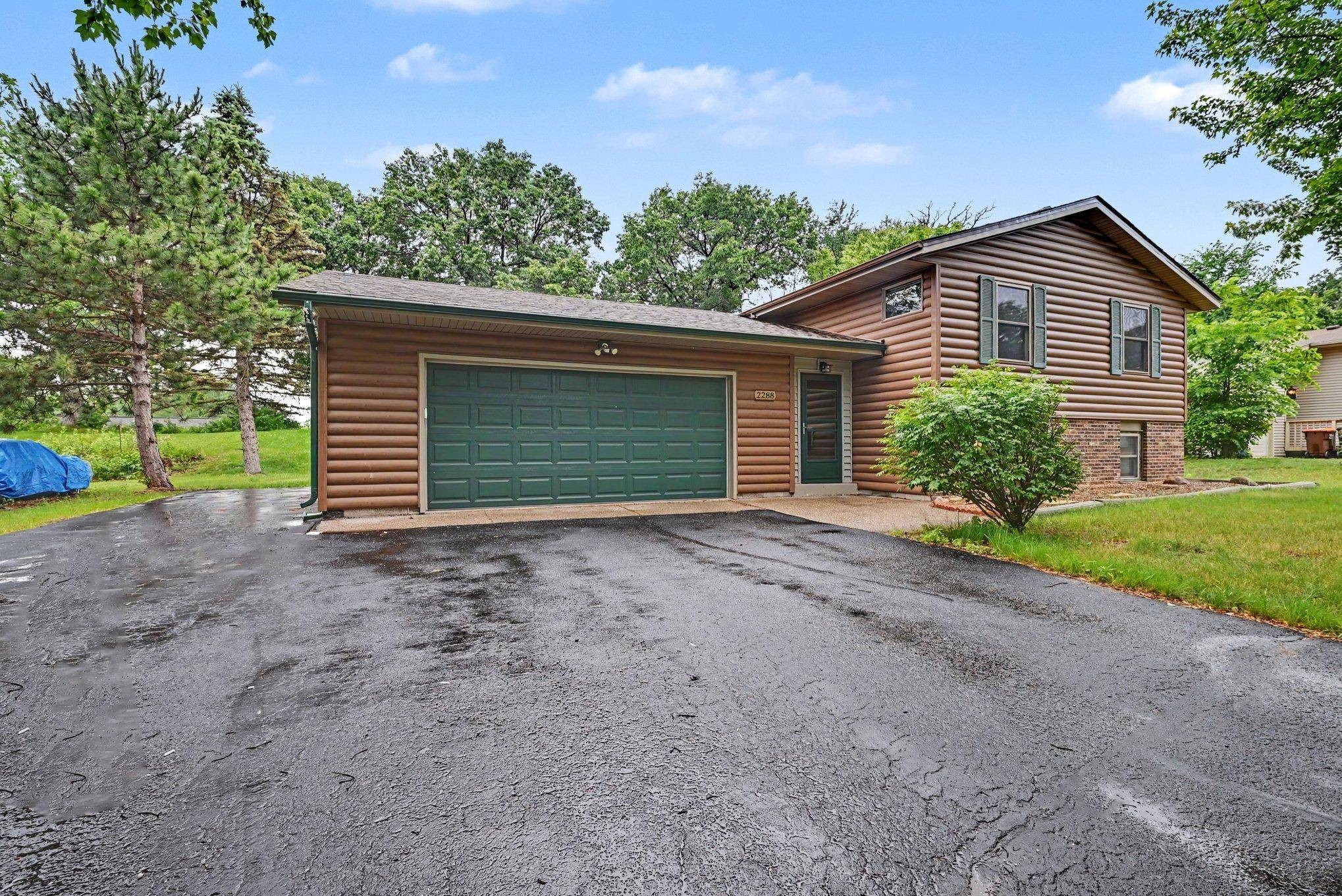 2288 Phylis CT E, Maplewood, MN 55119