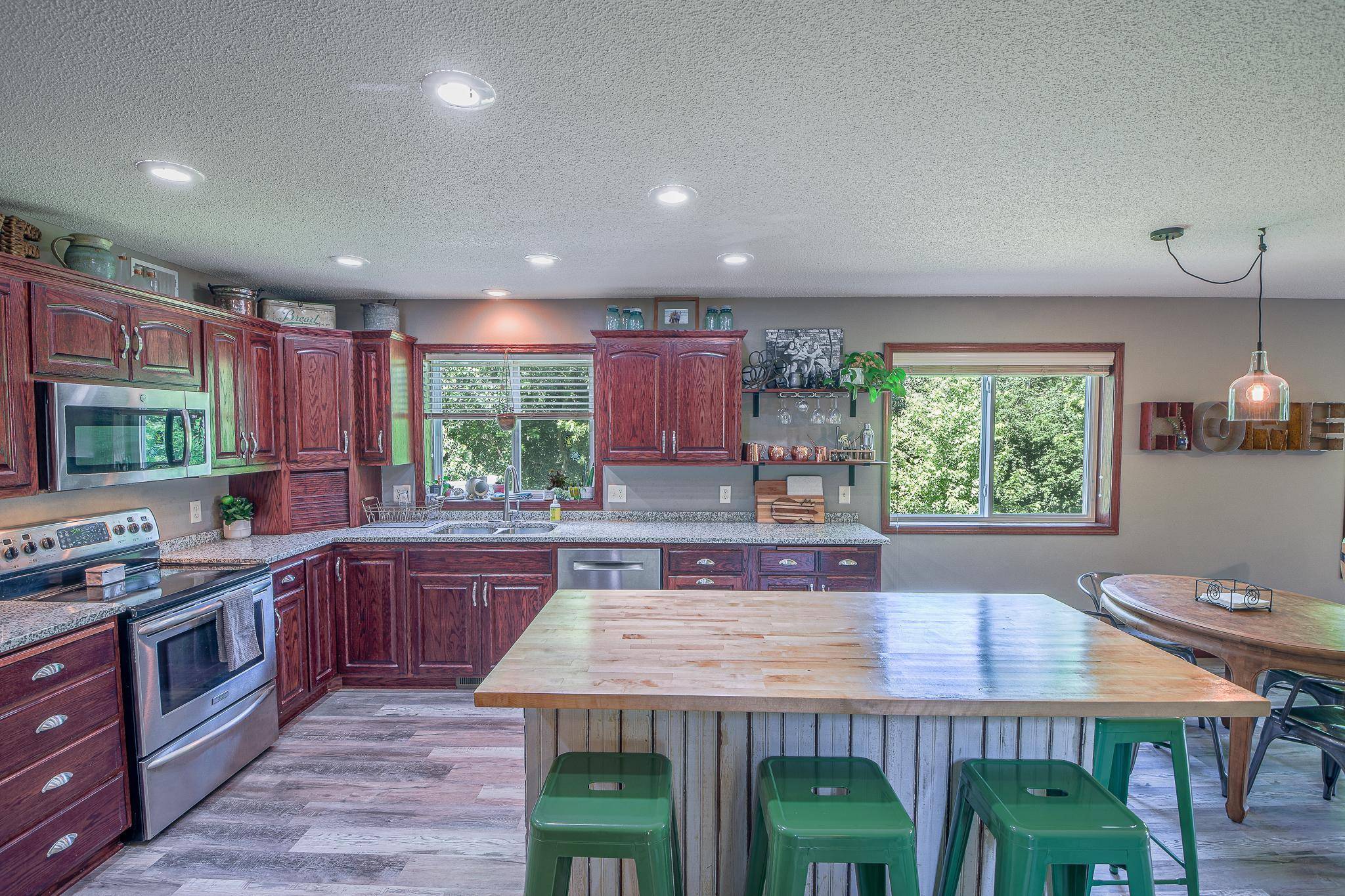 1815 Star DR, Sauk Rapids, MN 56379