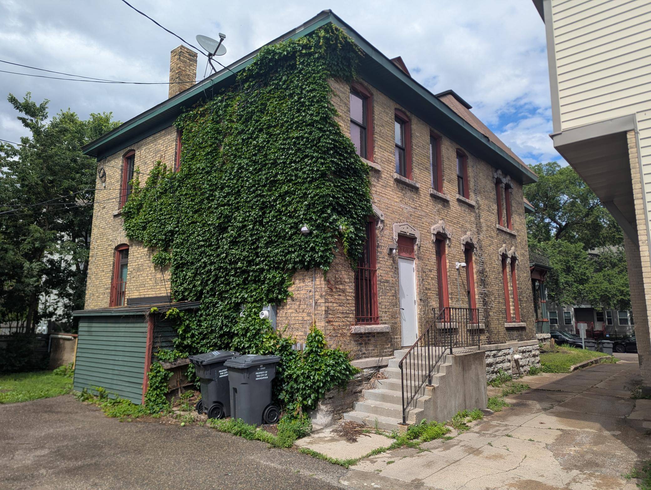 2106 Elliot AVE, Minneapolis, MN 55404