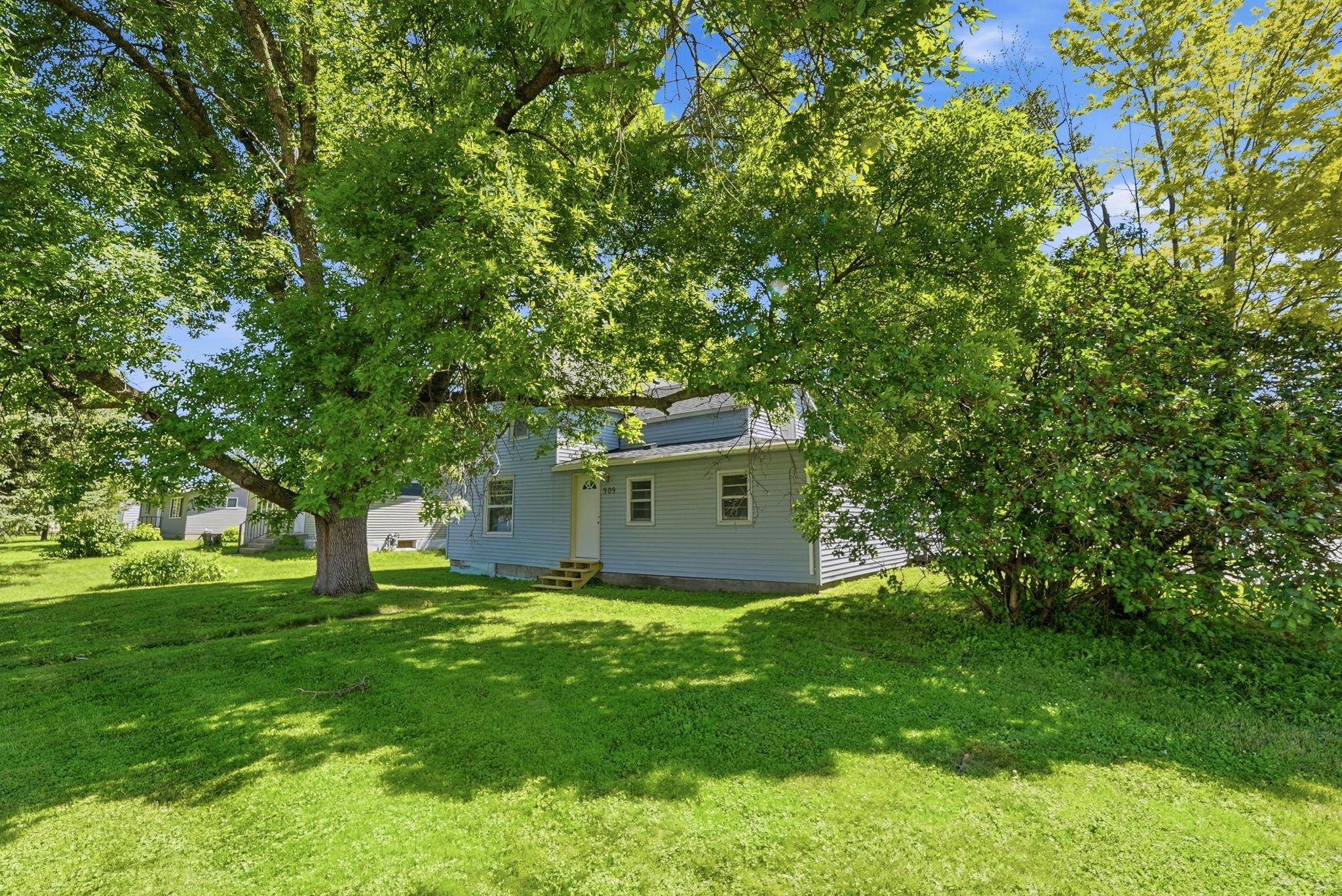 909 14th ST S, Benson, MN 56215