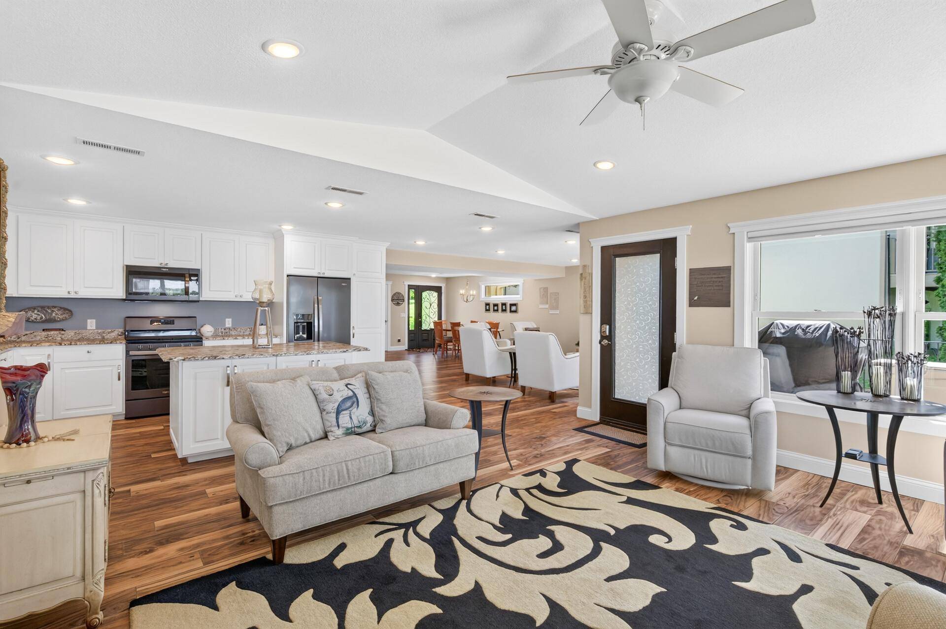 2790 S Shore DR, Prior Lake, MN 55372