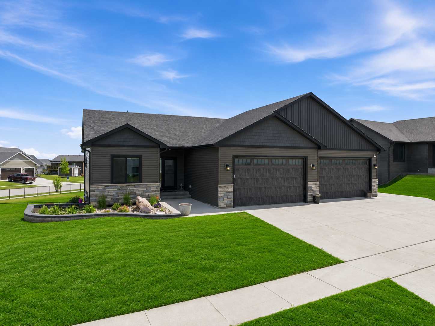 727 Towne DR NE, Byron, MN 55920