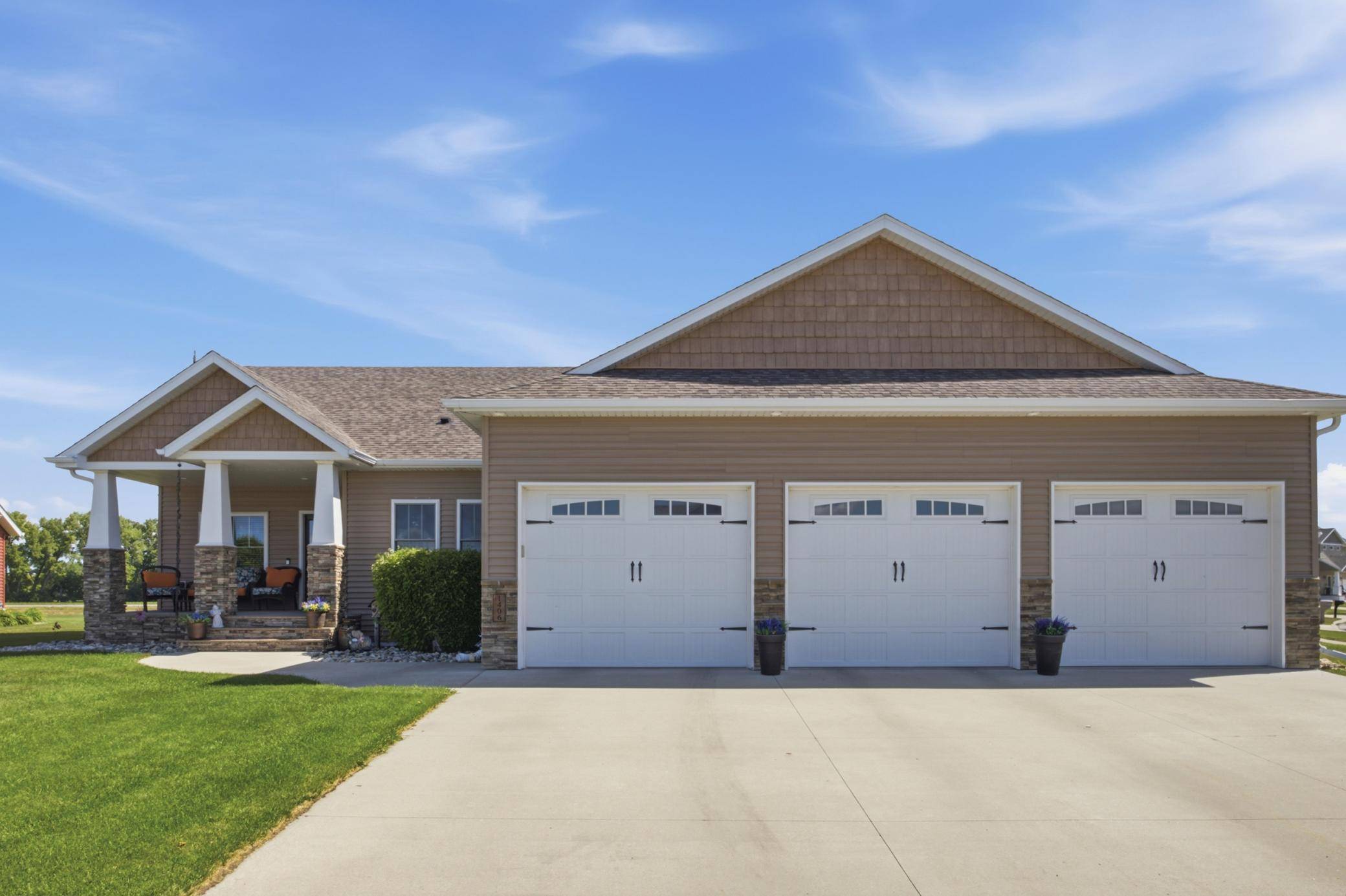 1406 W Summerwood TRL, Dilworth, MN 56529