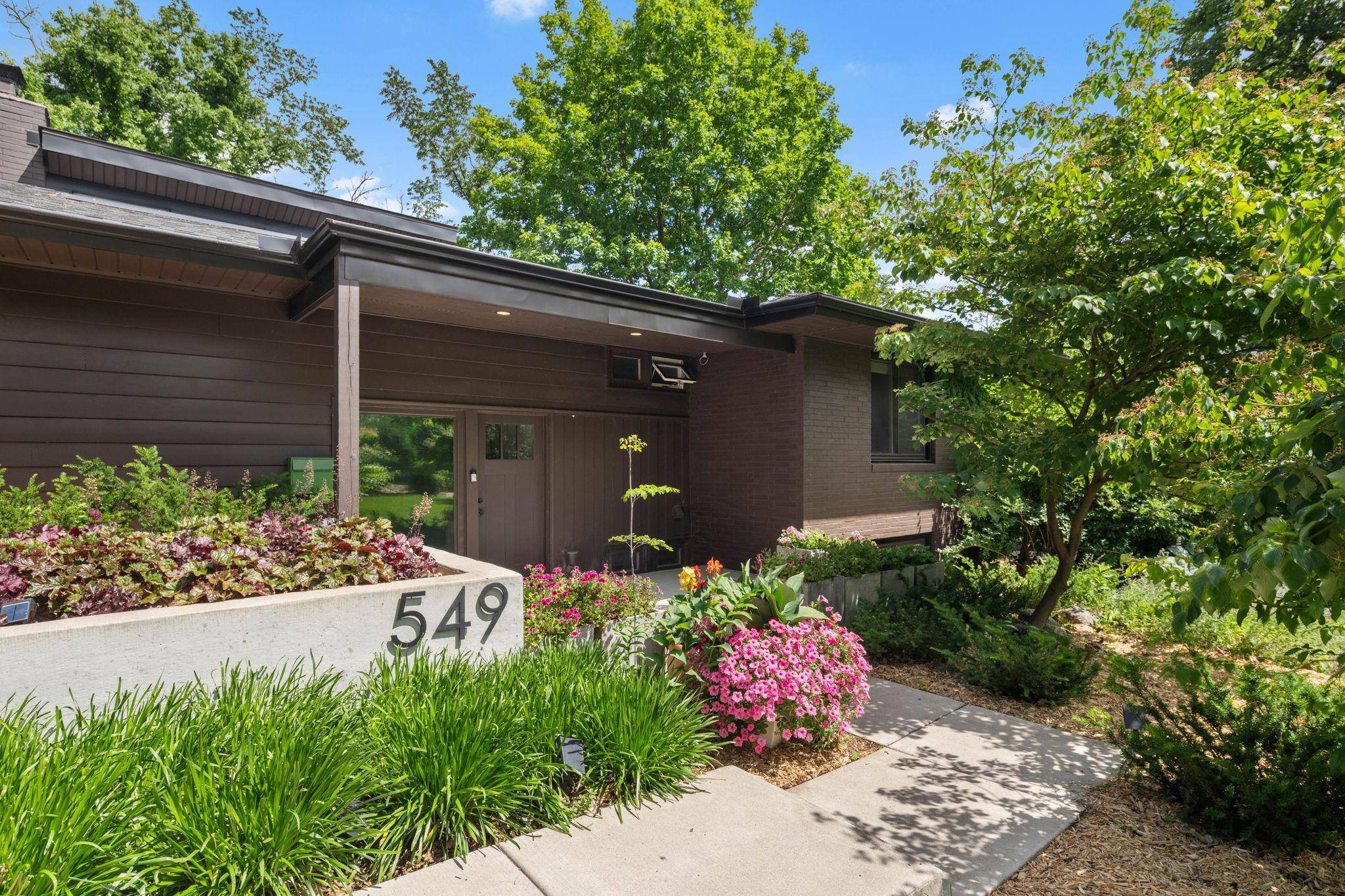 549 Turnpike RD, Golden Valley, MN 55416