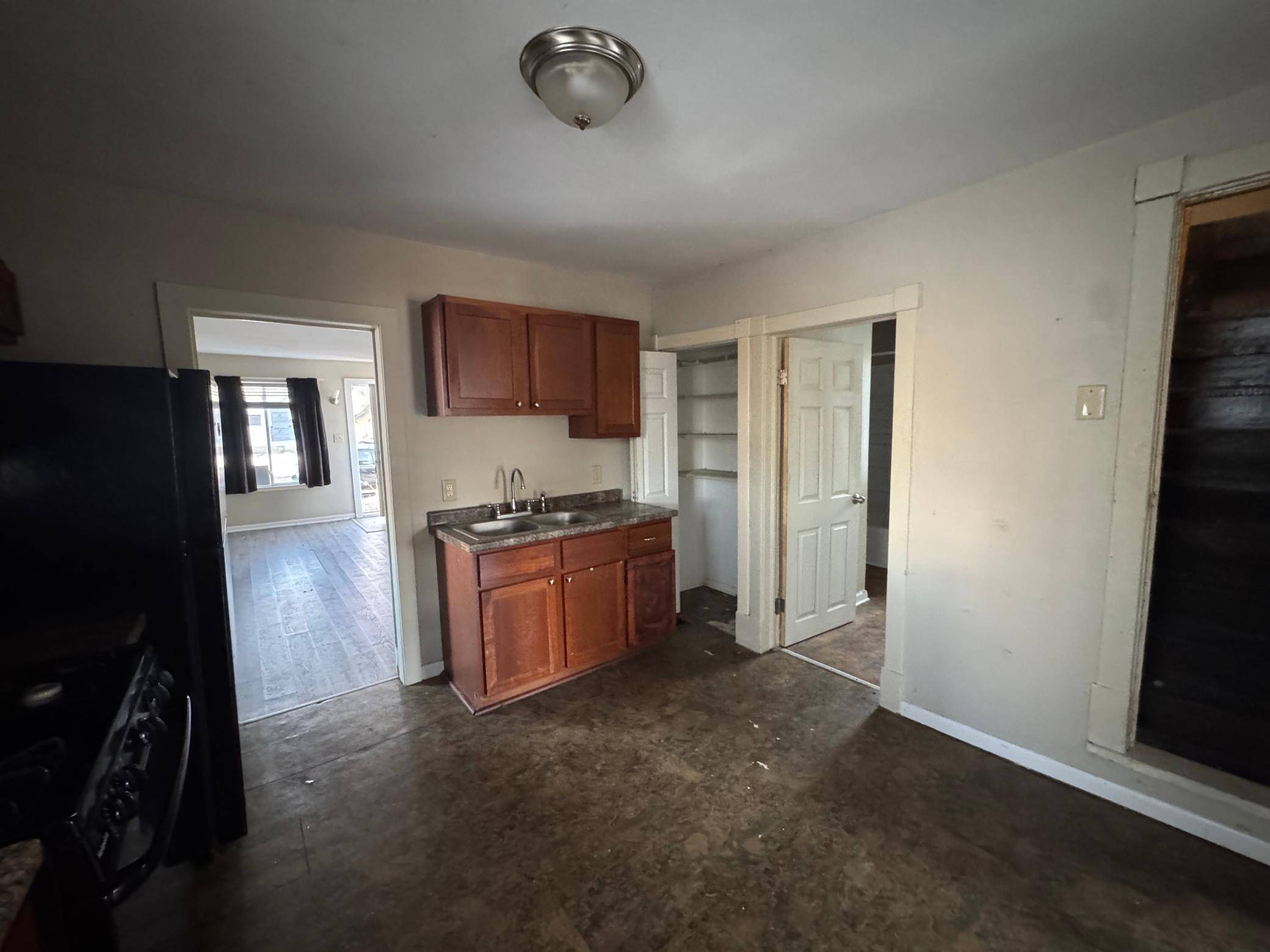 633 Parkway DR, Saint Paul, MN 55106