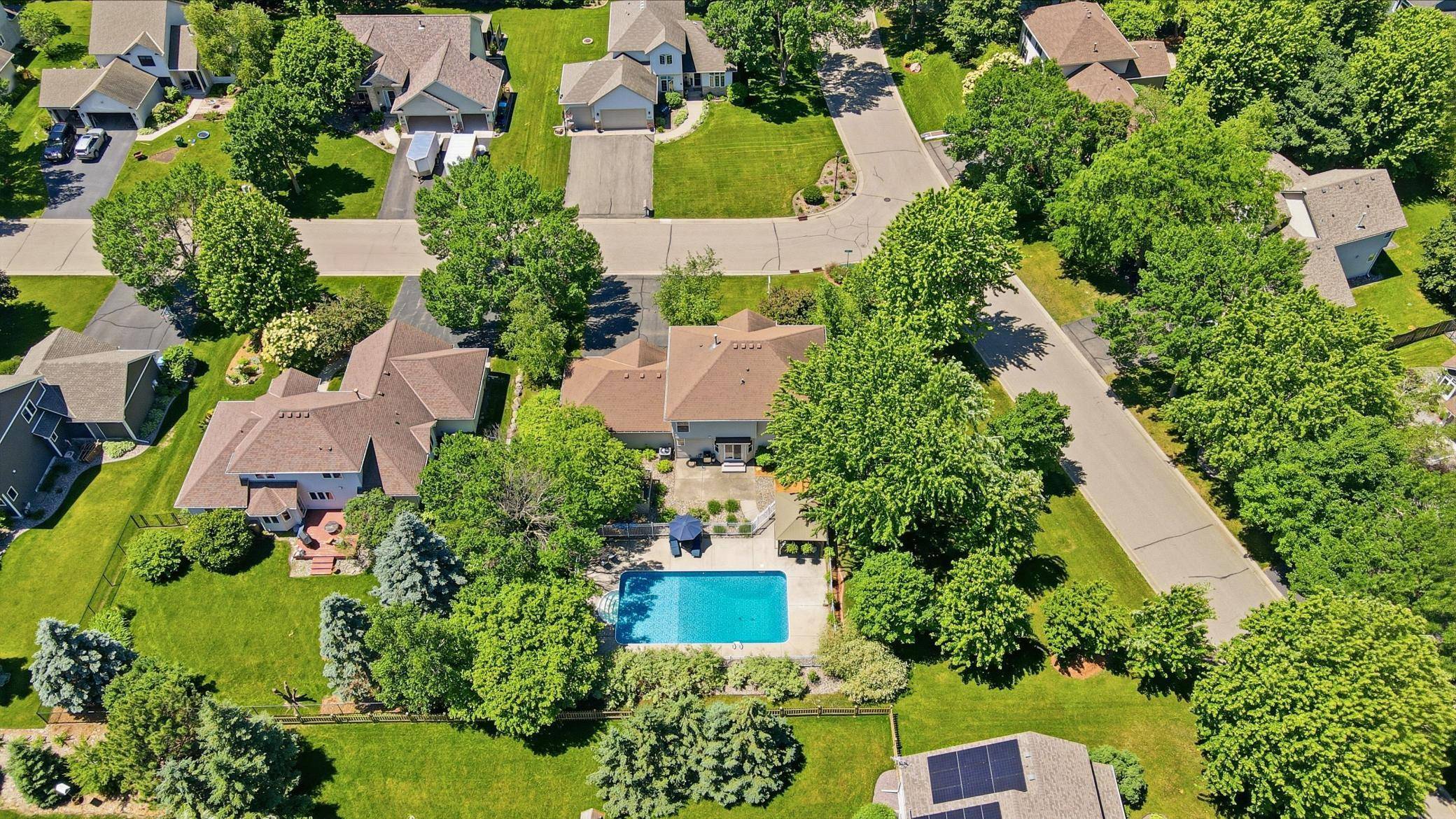 8511 Cedar CT, Victoria, MN 55386