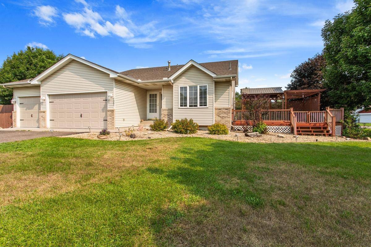 7061 148th AVE NW, Anoka, MN 55303