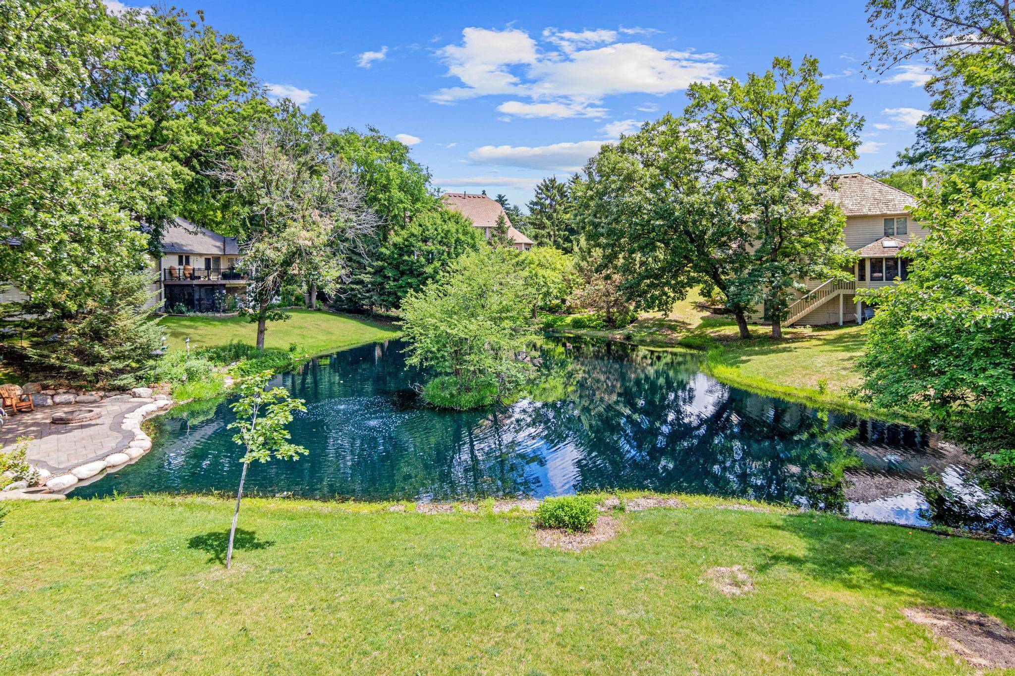 1200 Summit Oaks DR, Burnsville, MN 55337