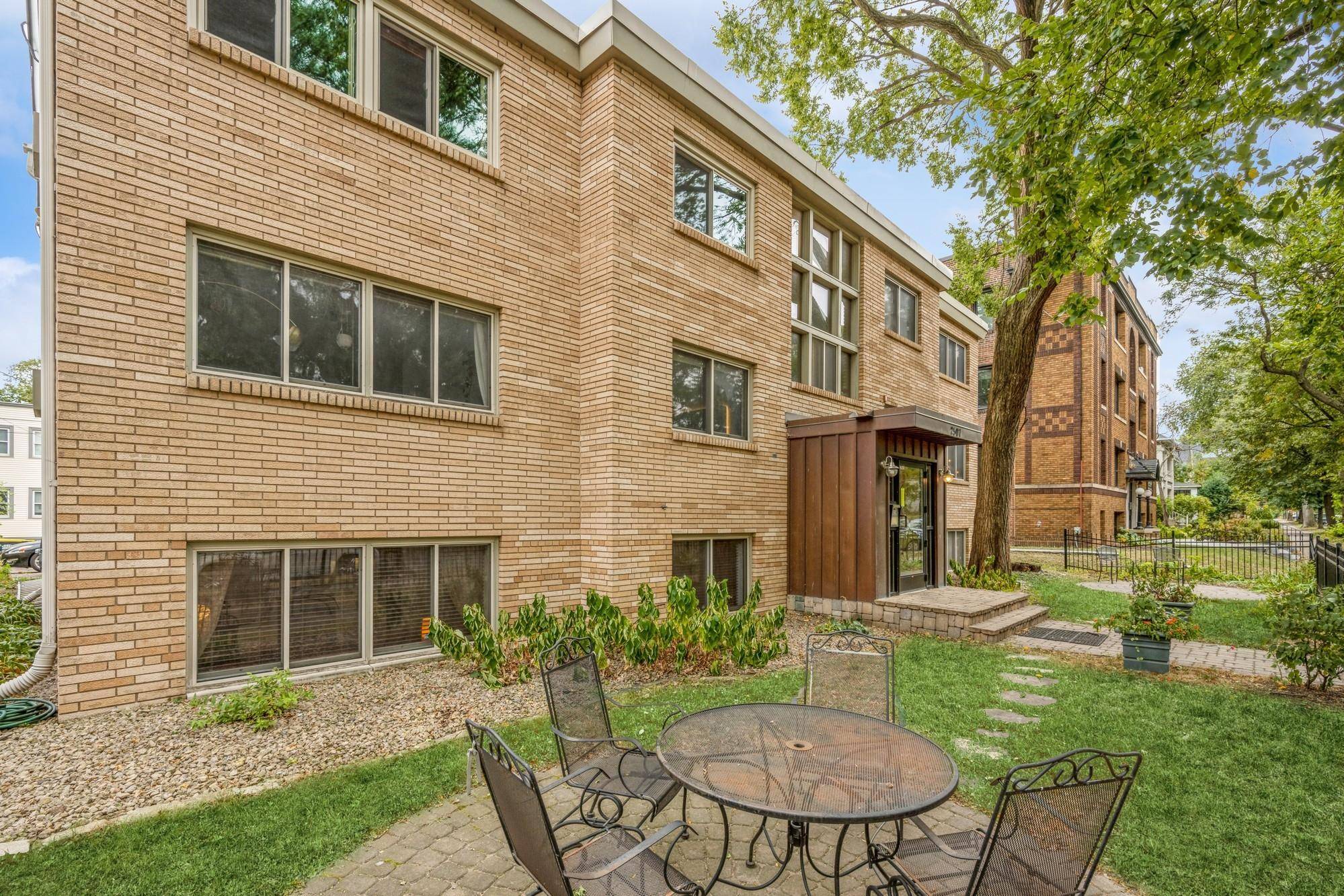 2507 Bryant AVE S #1, Minneapolis, MN 55405