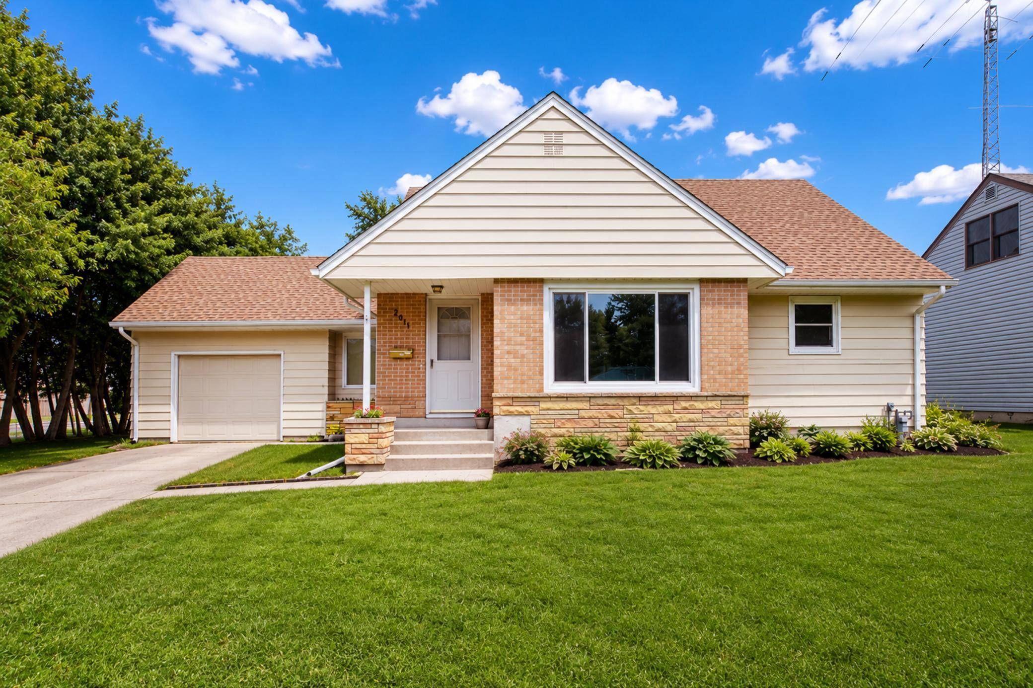 2011 6th AVE SE, Austin, MN 55912