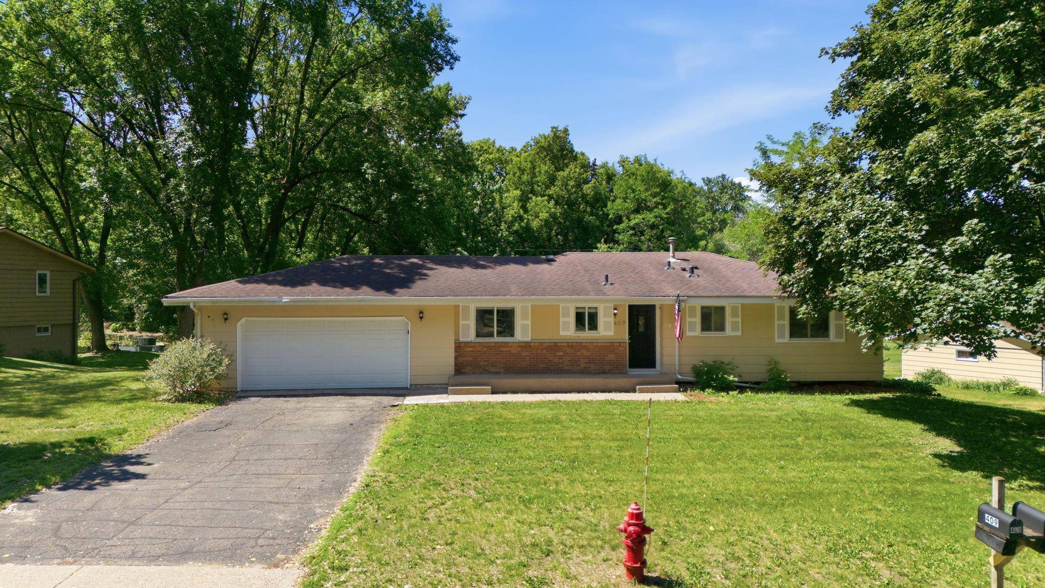 409 Harold DR, Burnsville, MN 55337