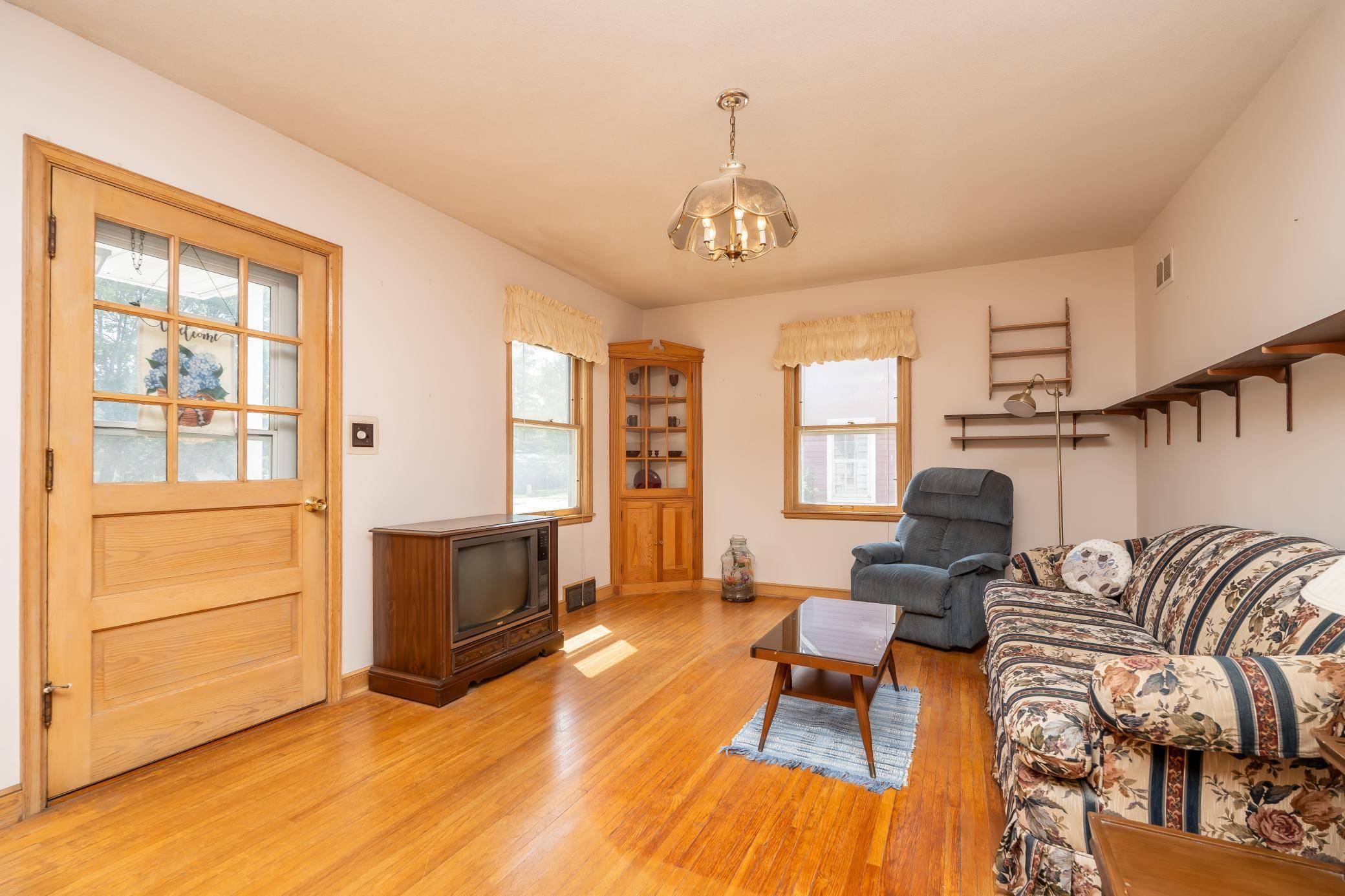 102 5th ST NE, Montgomery, MN 56069