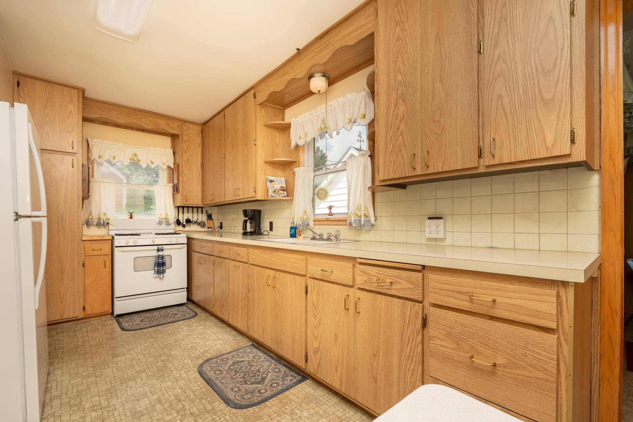 102 5th ST NE, Montgomery, MN 56069