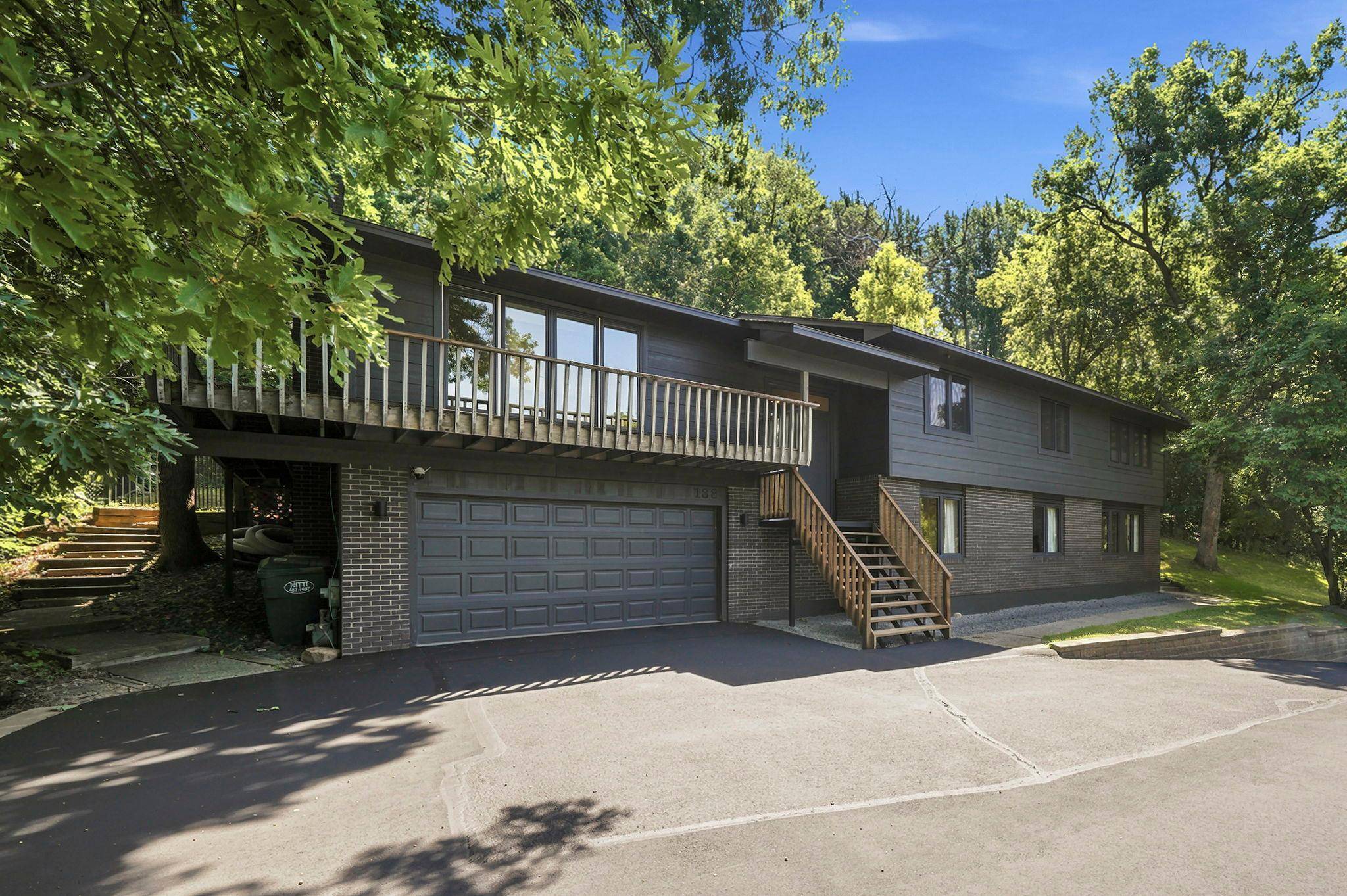 138 Chaparral DR, Apple Valley, MN 55124