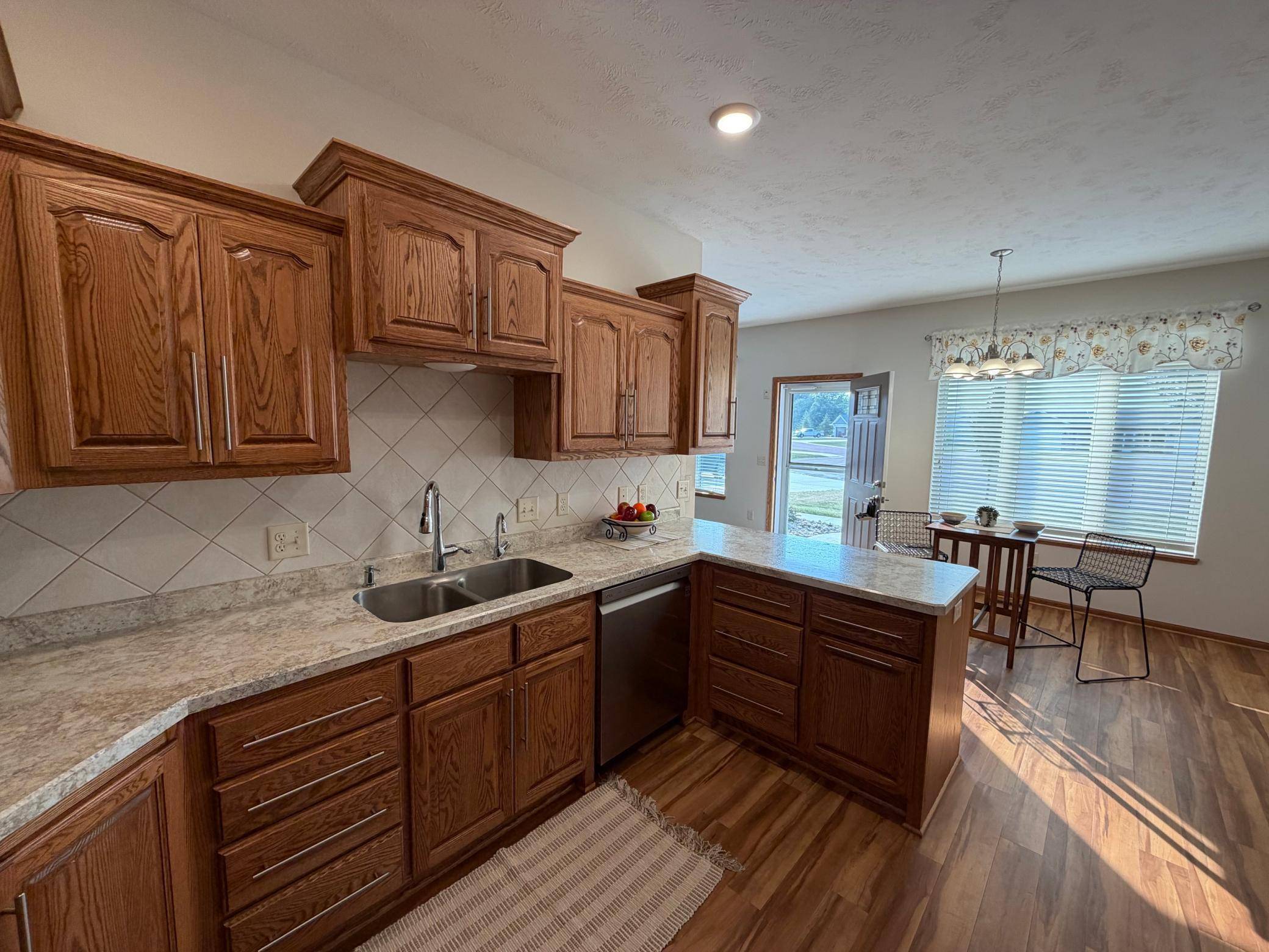2343 Cherrywood Lane, Worthington, MN 56187