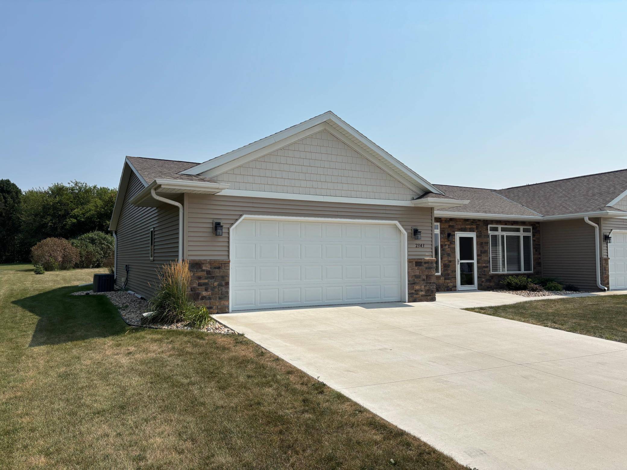 2343 Cherrywood Lane, Worthington, MN 56187