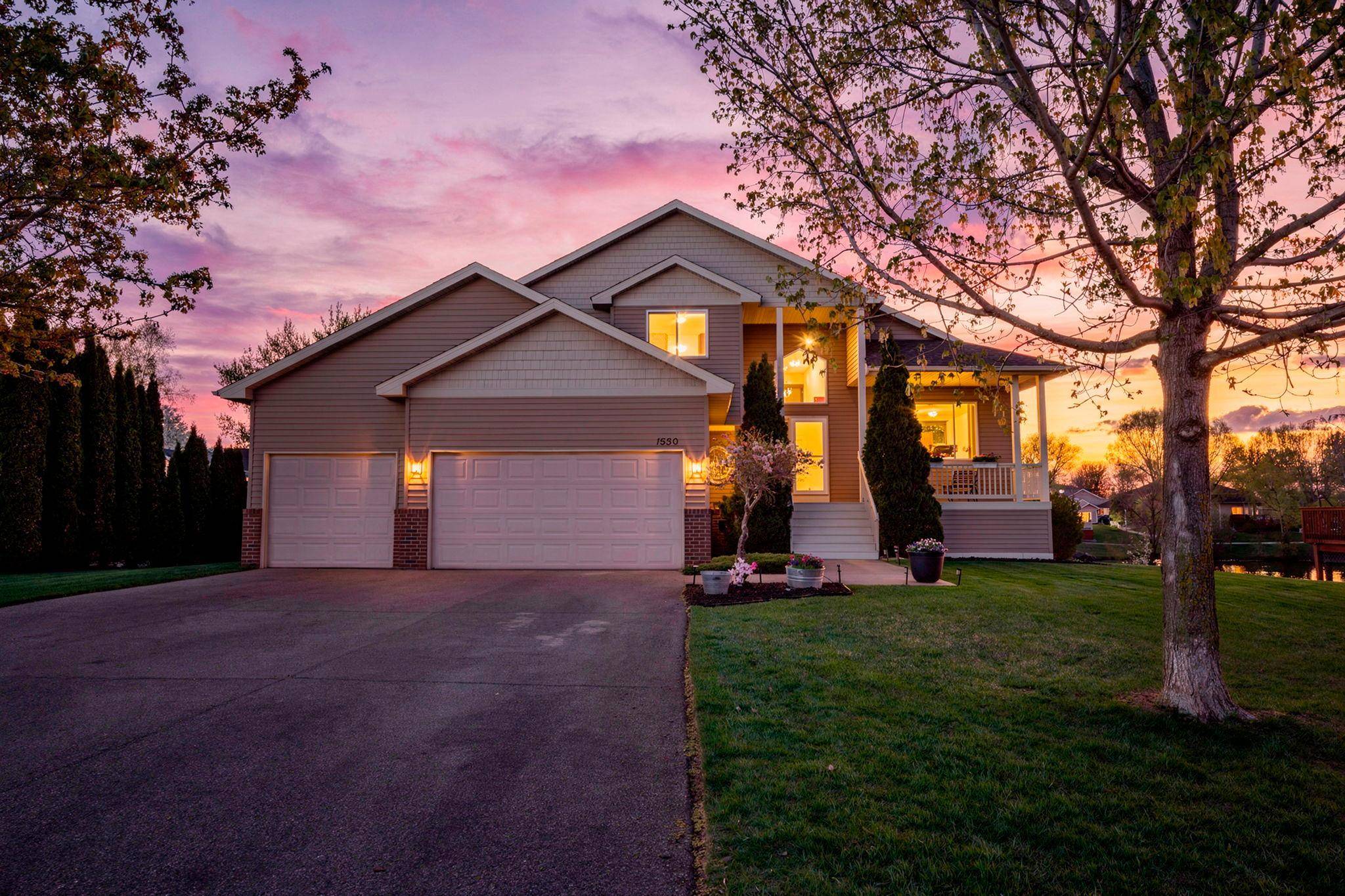 1839 Quebec ST, Centerville, MN 55038