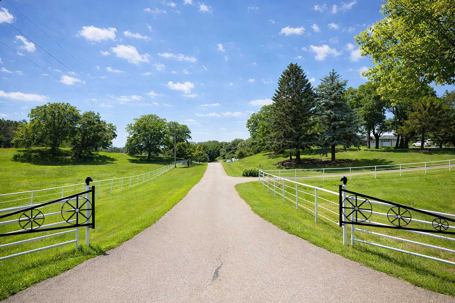 19176 Judicial RD, Prior Lake, MN 55372