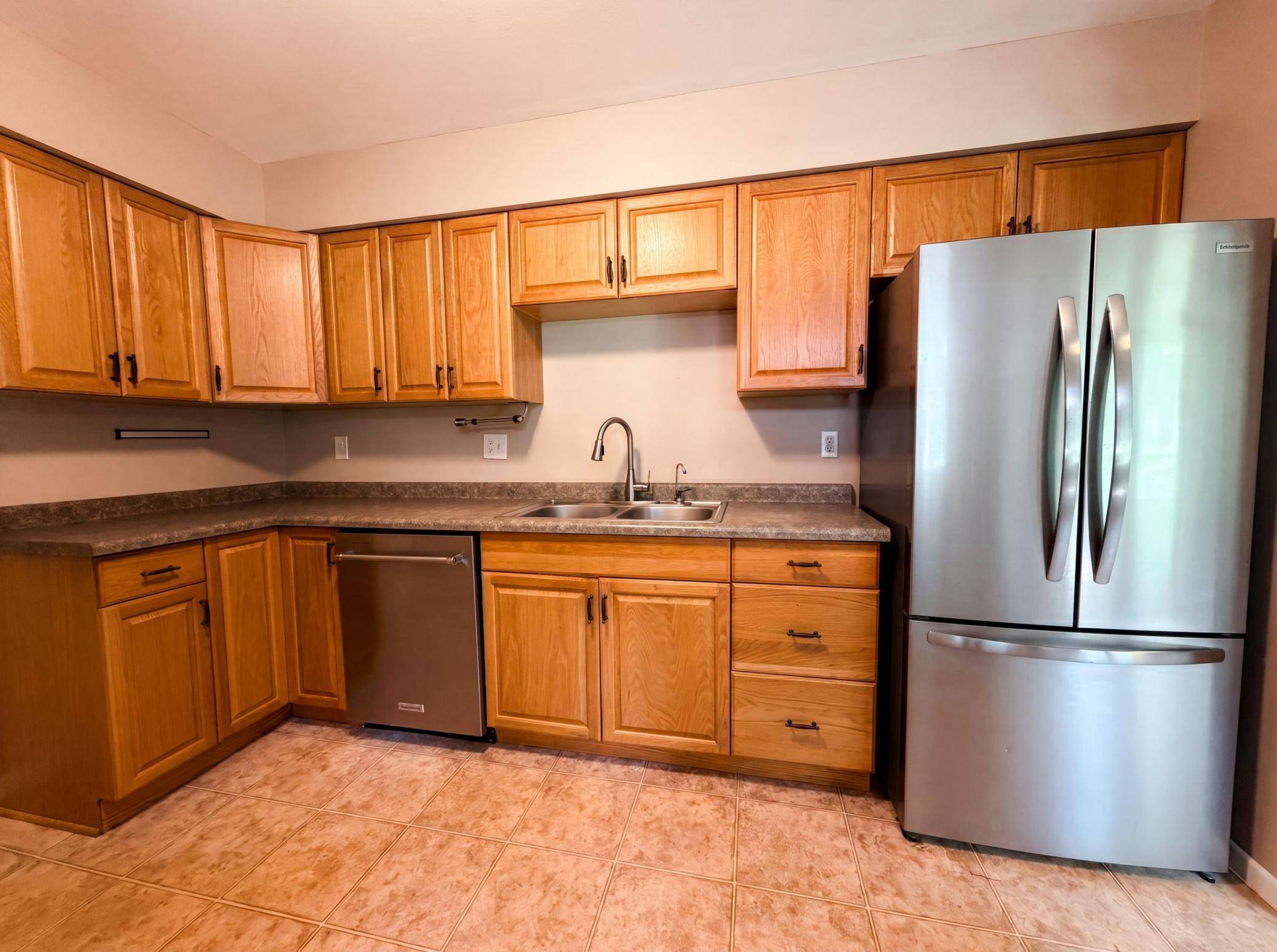 18220 Duck Lake TRL, Eden Prairie, MN 55346