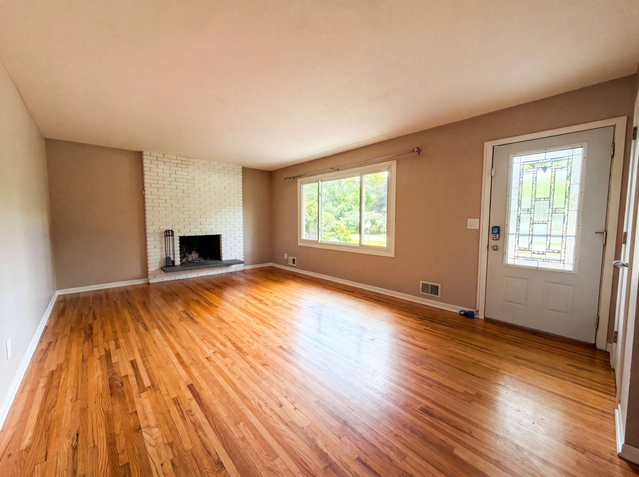 18220 Duck Lake TRL, Eden Prairie, MN 55346