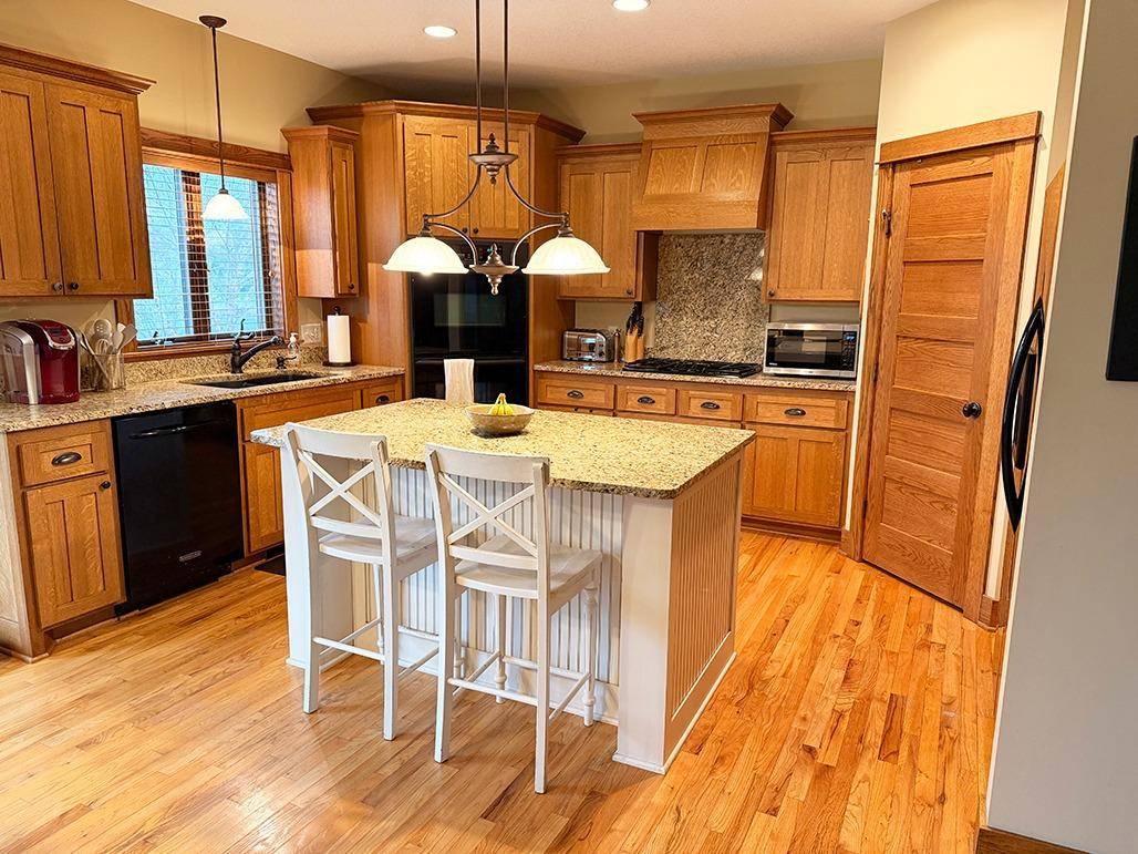 1633 Dupre RD, Centerville, MN 55038