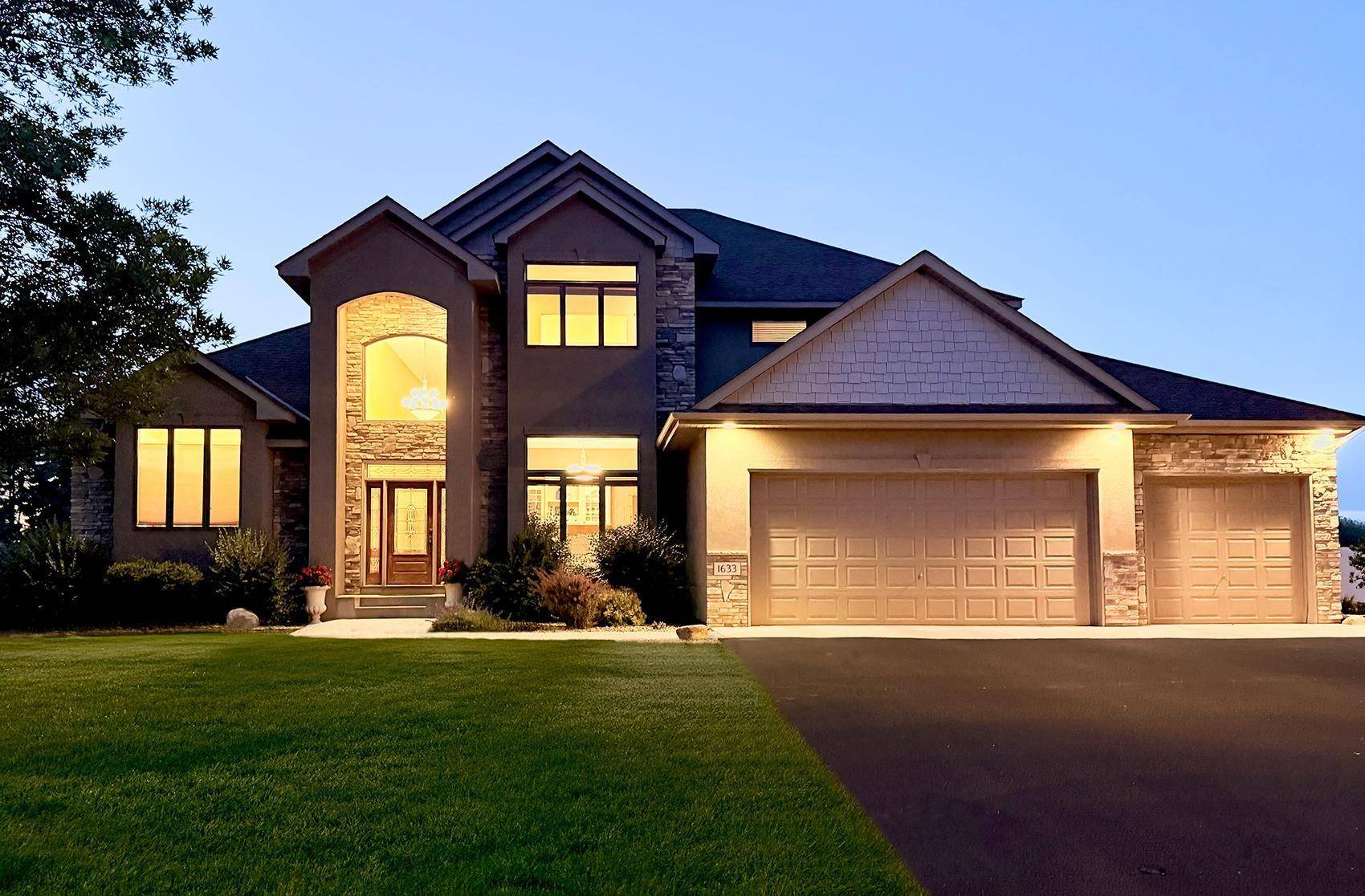 1633 Dupre RD, Centerville, MN 55038