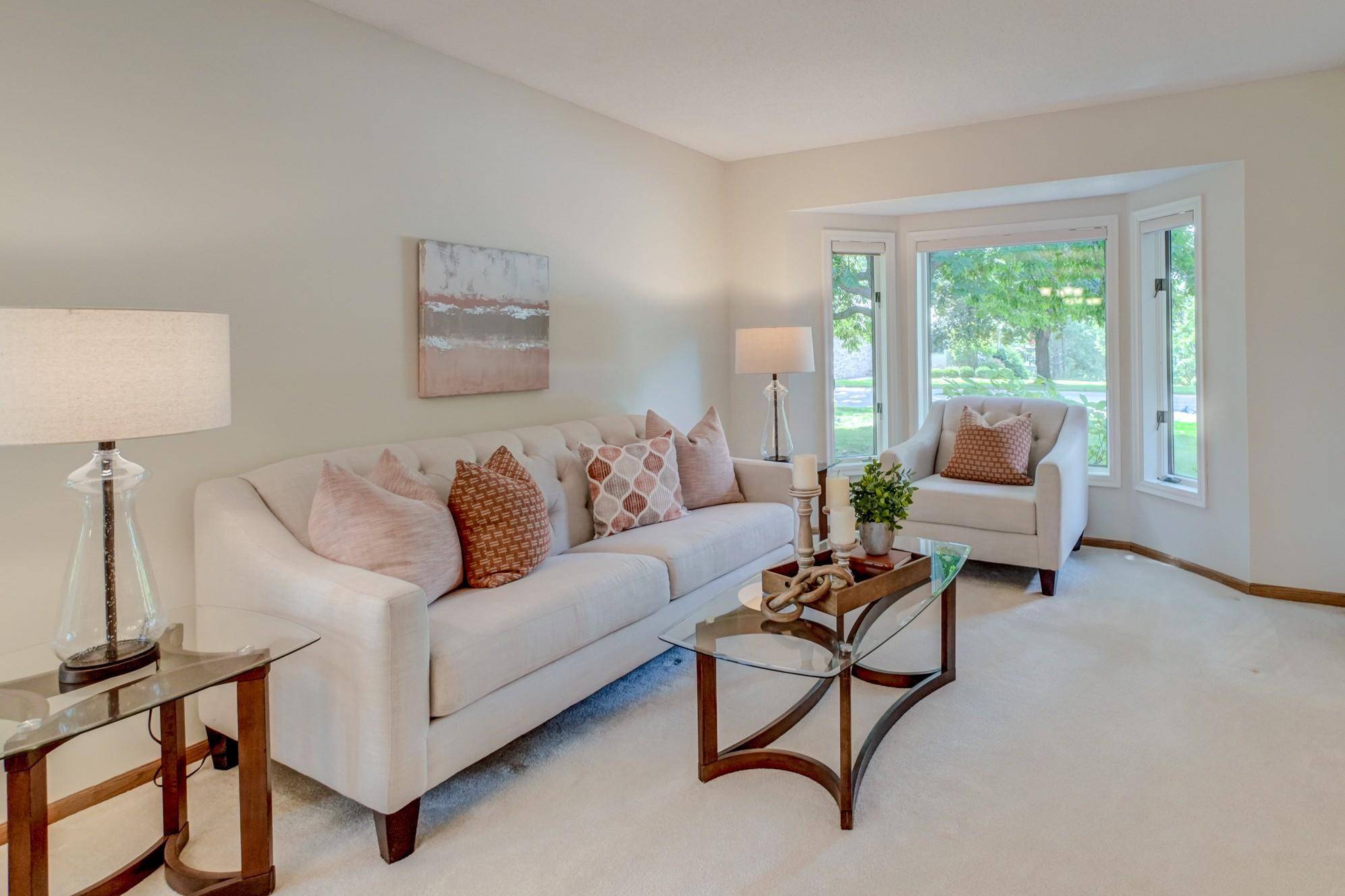 2201 Ferris LN, Roseville, MN 55113