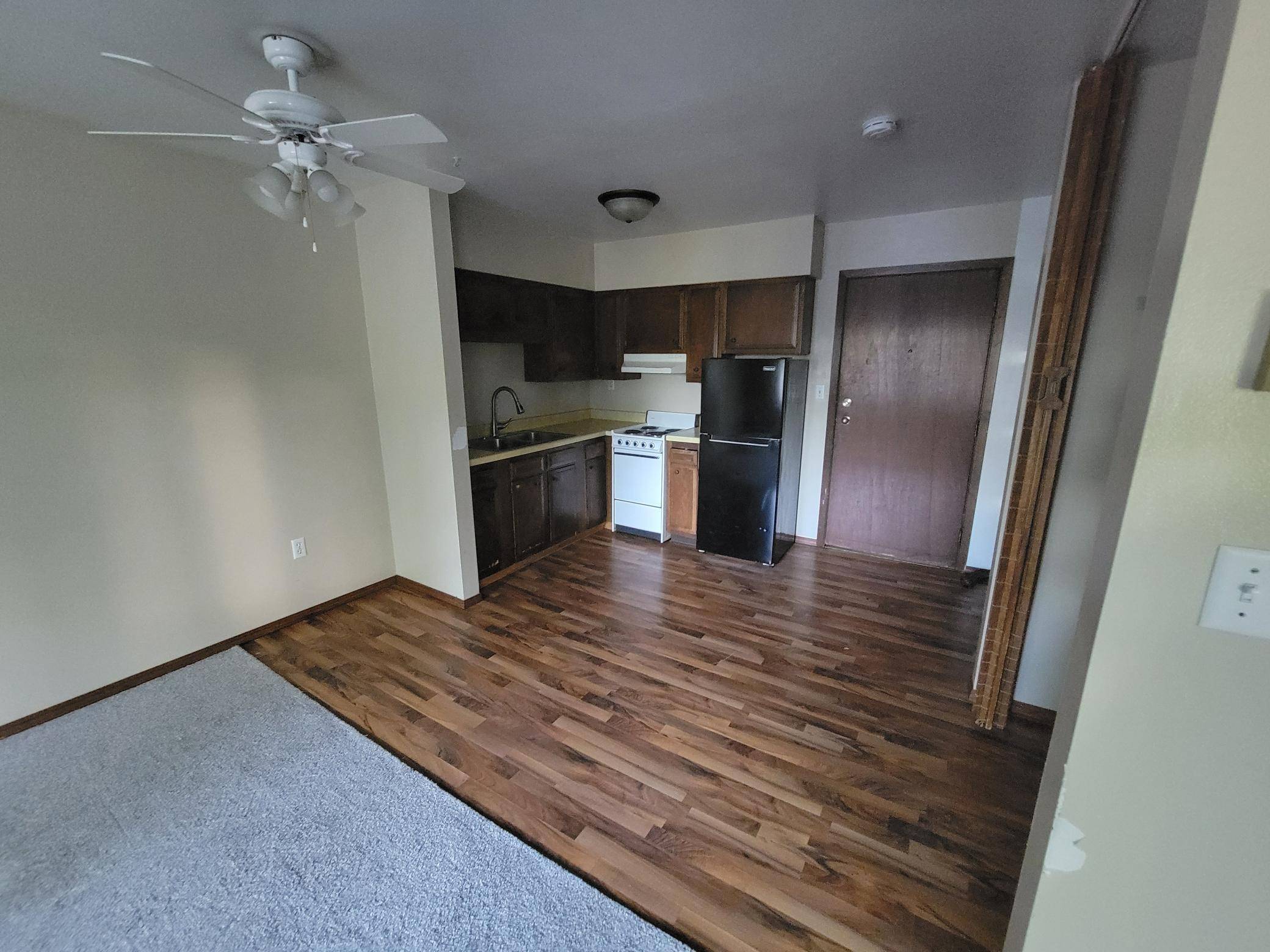17 9th AVE W, Lisbon, ND 58054