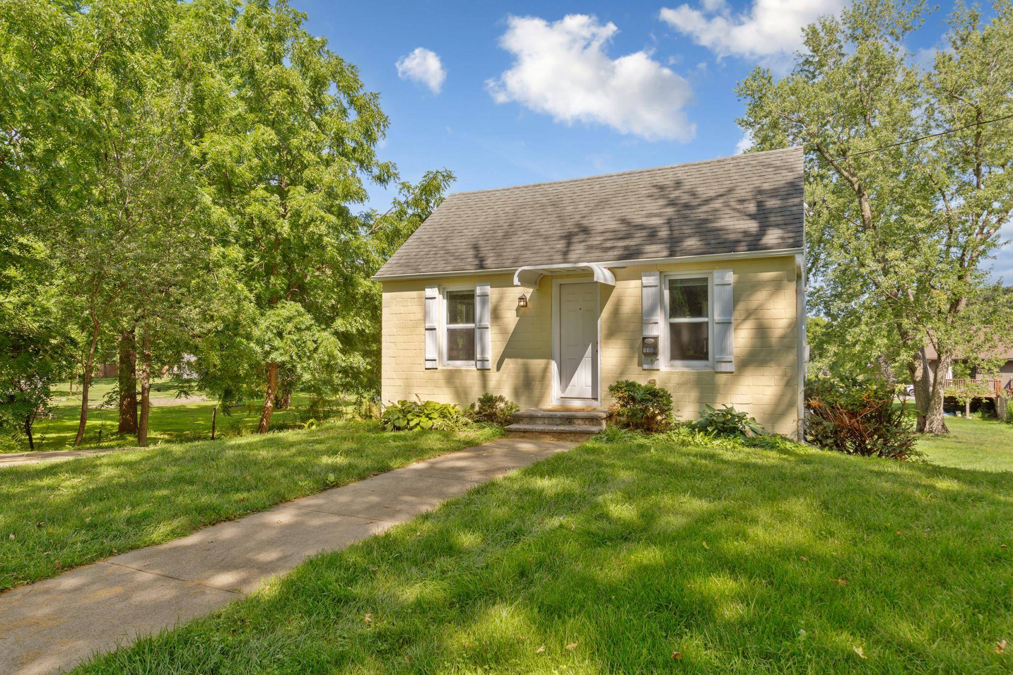 1135 5th AVE SW, Faribault, MN 55021