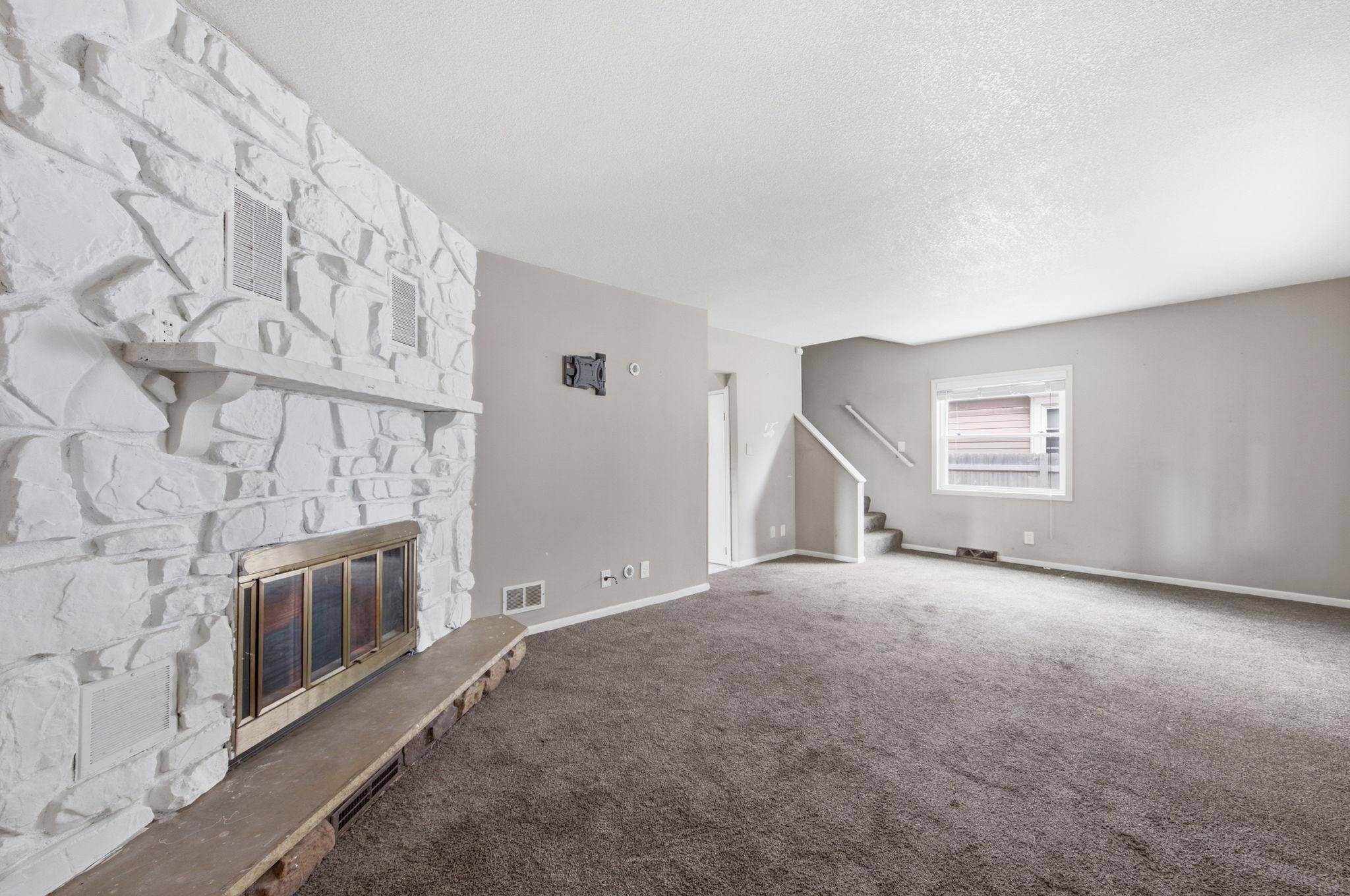 1004 Western AVE N, Saint Paul, MN 55117