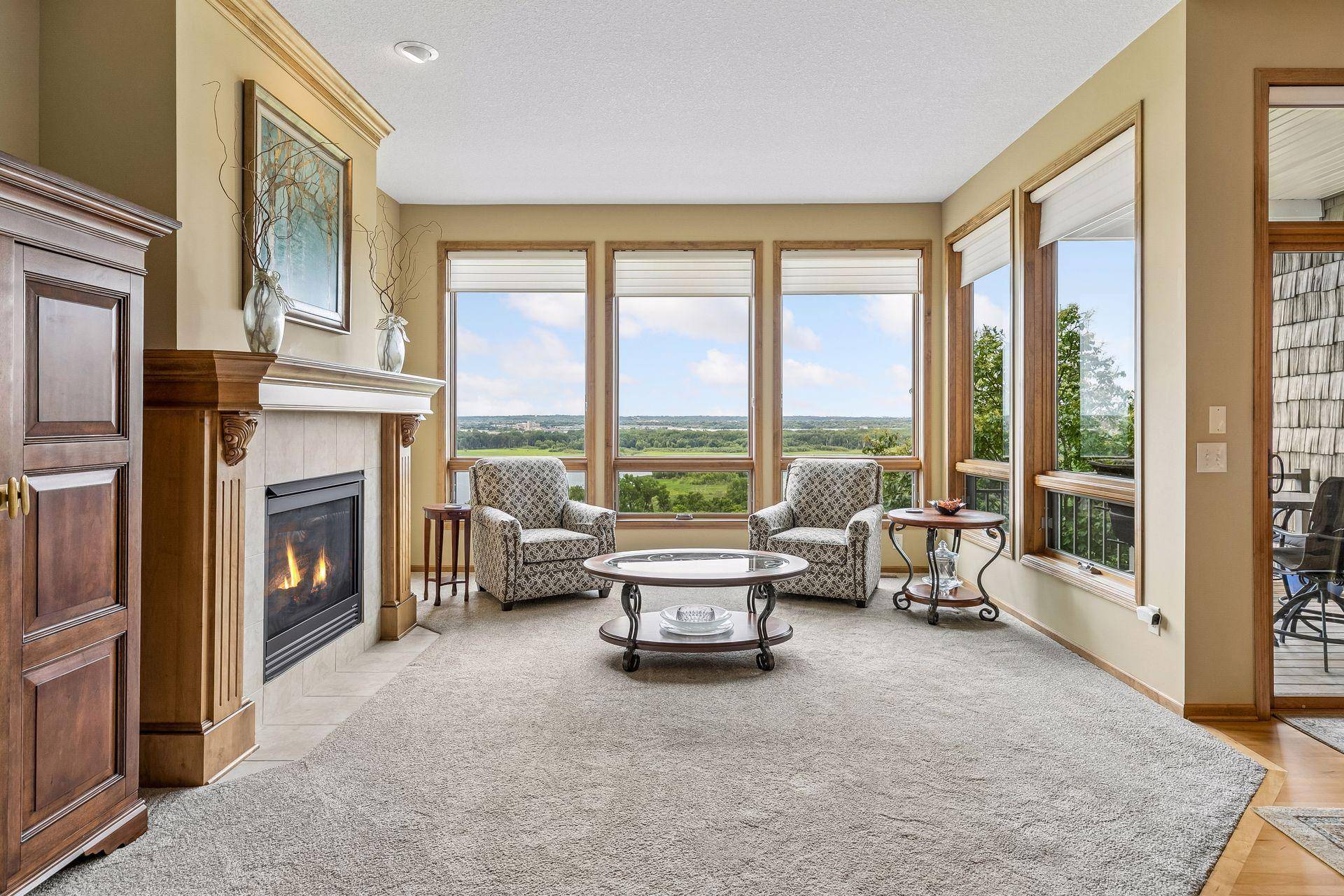 10102 Indigo DR, Eden Prairie, MN 55347