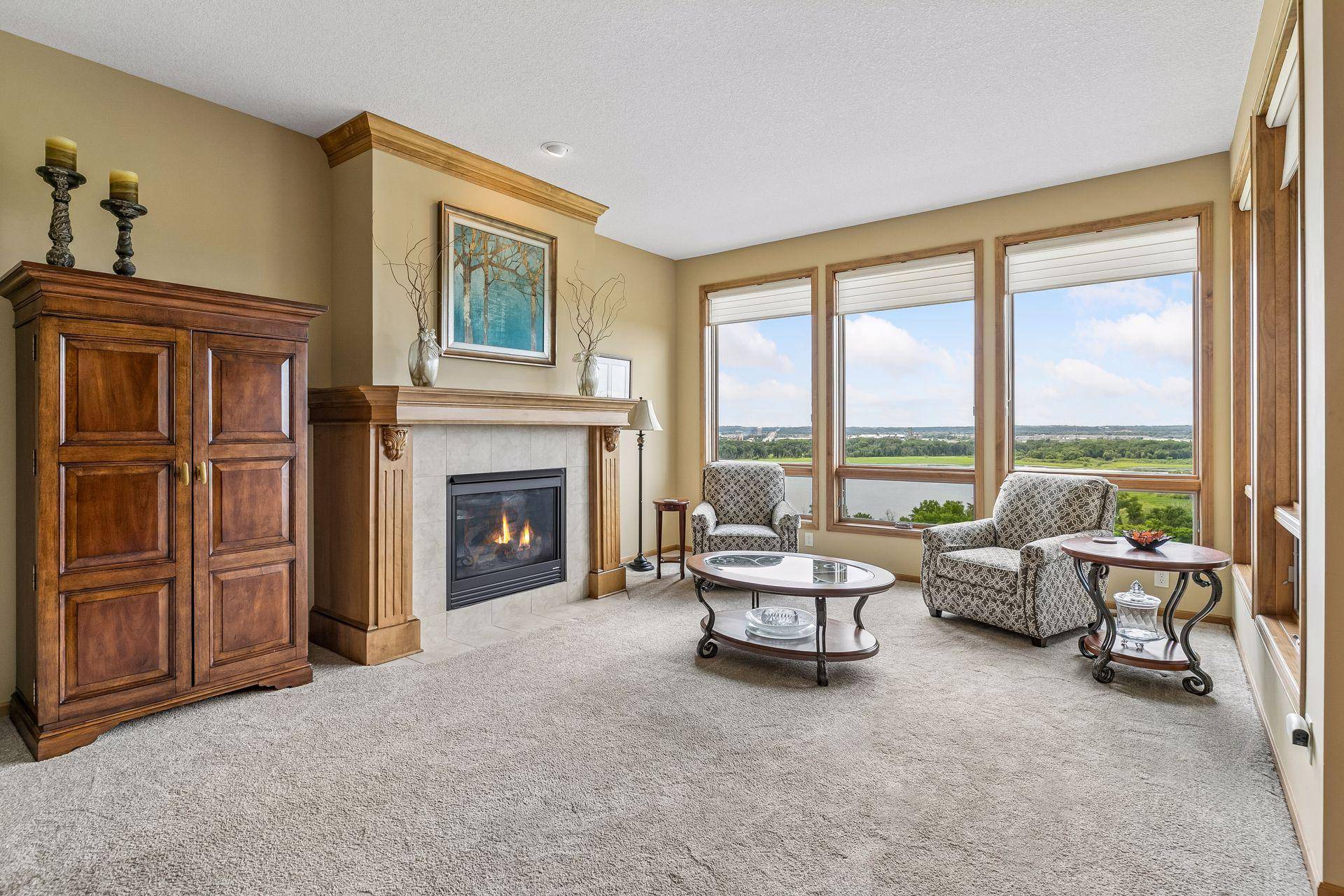 10102 Indigo DR, Eden Prairie, MN 55347