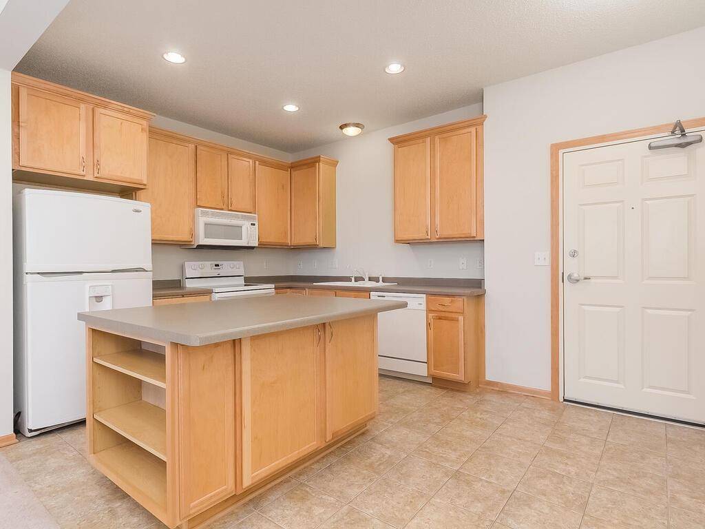 3600 Wooddale AVE S #304, Saint Louis Park, MN 55416
