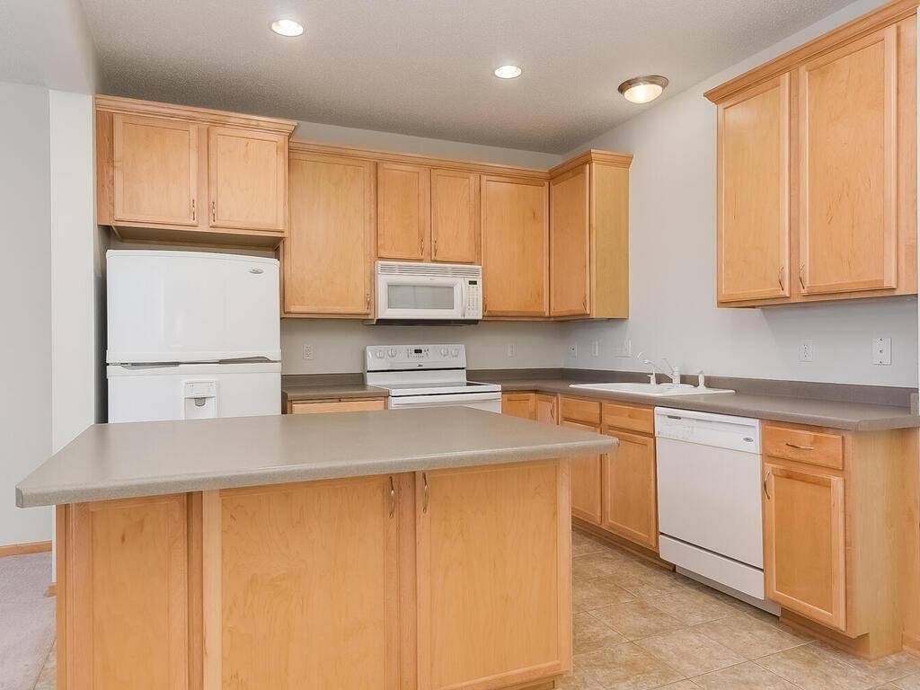 3600 Wooddale AVE S #304, Saint Louis Park, MN 55416