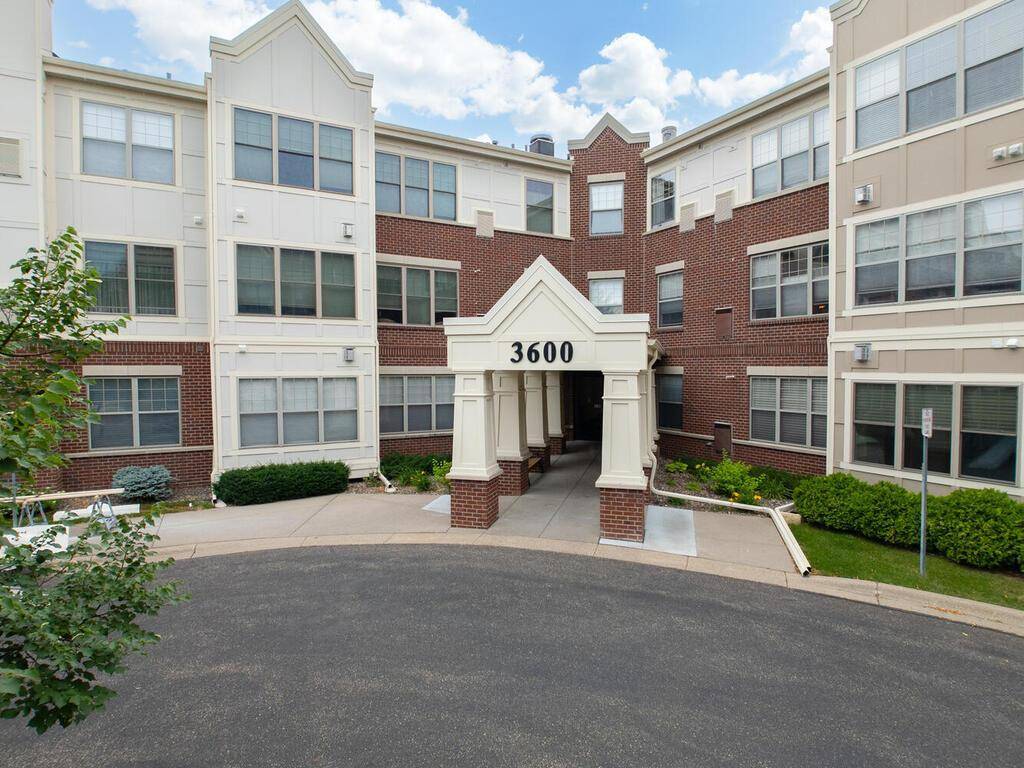 3600 Wooddale AVE S #304, Saint Louis Park, MN 55416