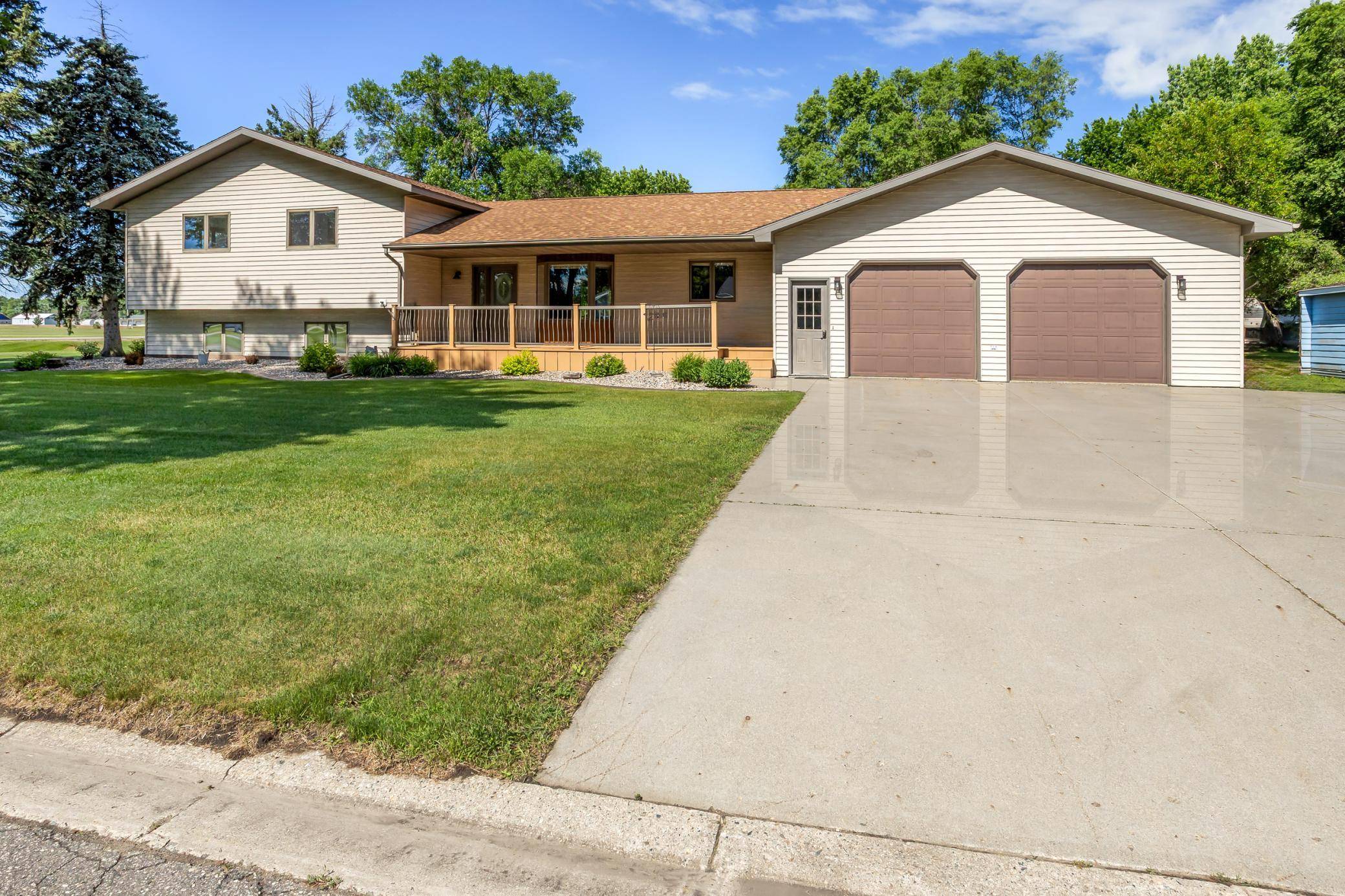 506 5th ST, Wyndmere, ND 58081