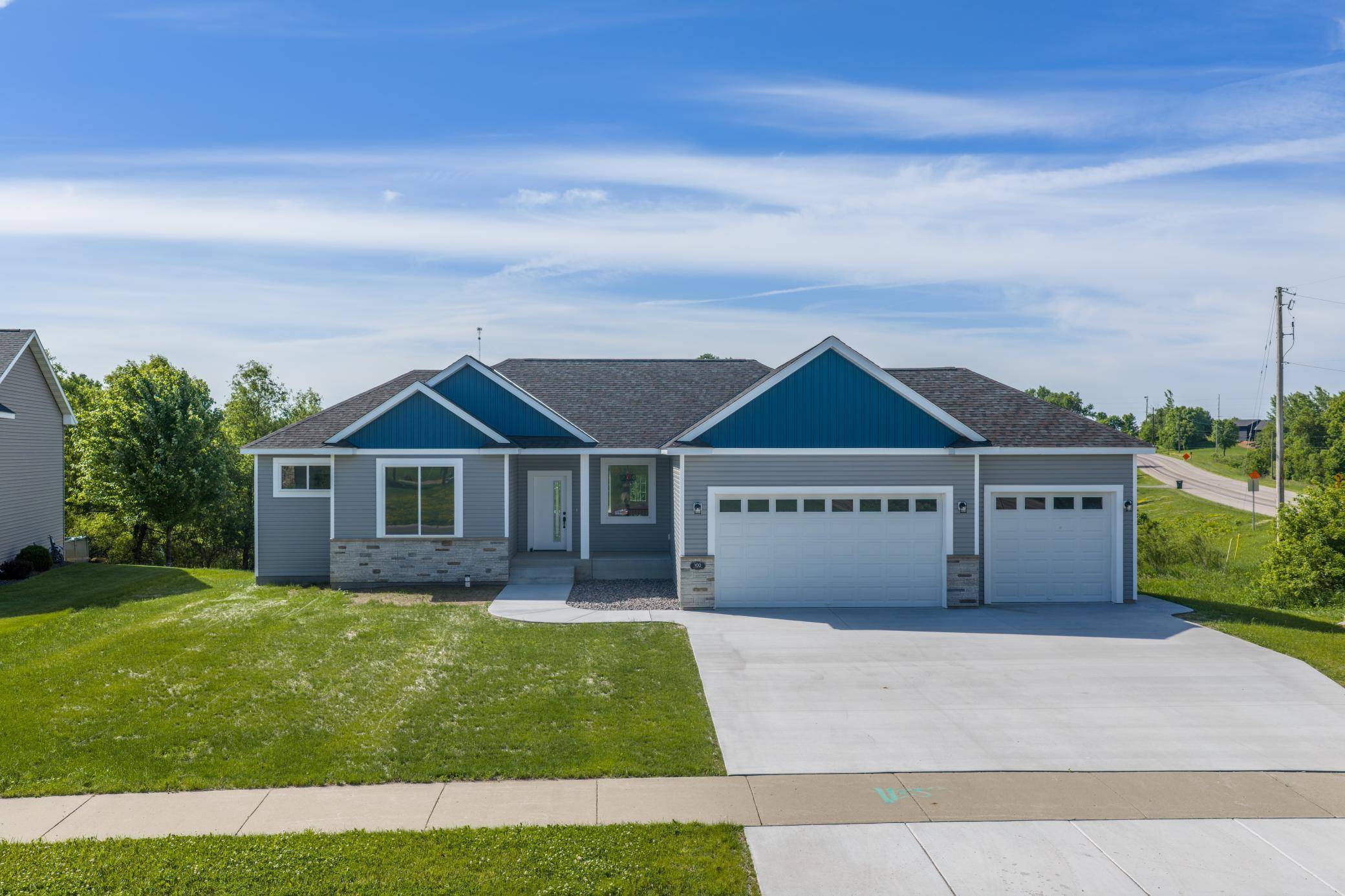 100 Schwinghammer DR, Albany, MN 56307