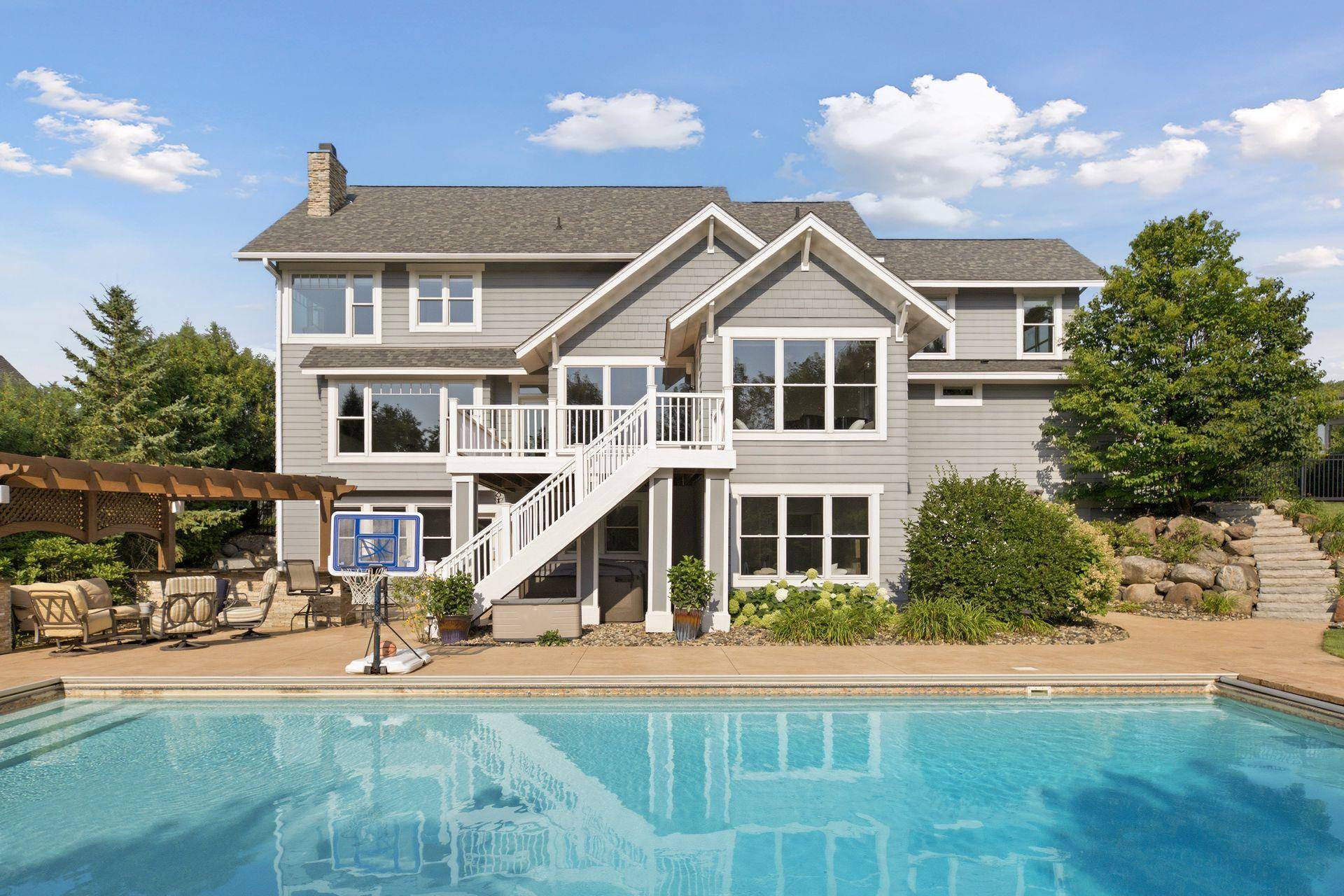 3300 Crestmoor Bay, Woodbury, MN 55125