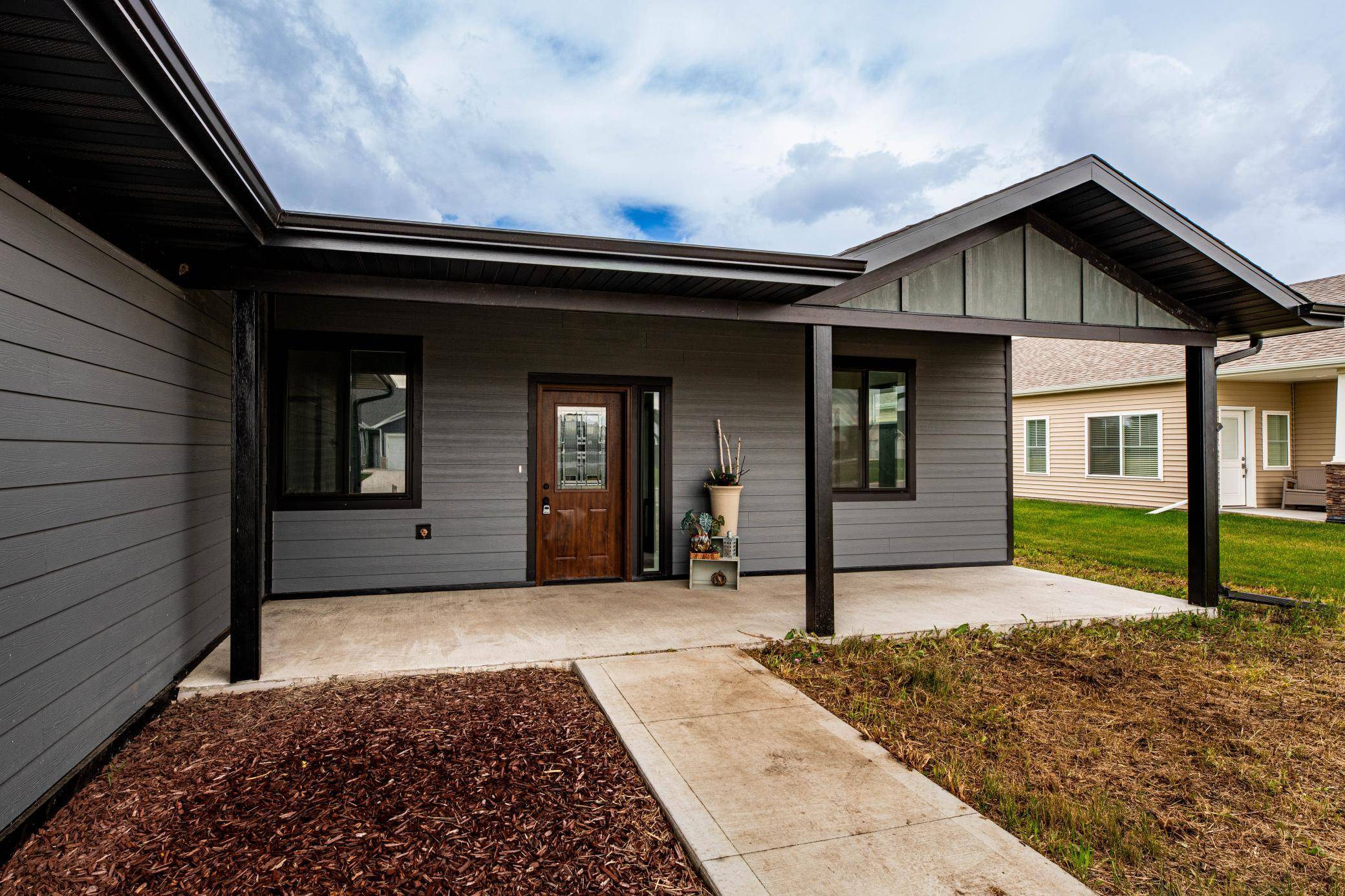 4712 Hampton LOOP S, Moorhead, MN 56560