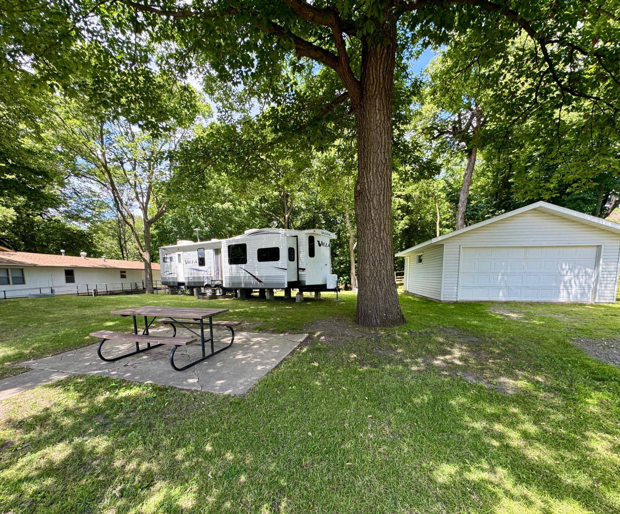 8400 N Shore DR, Spicer, MN 56288