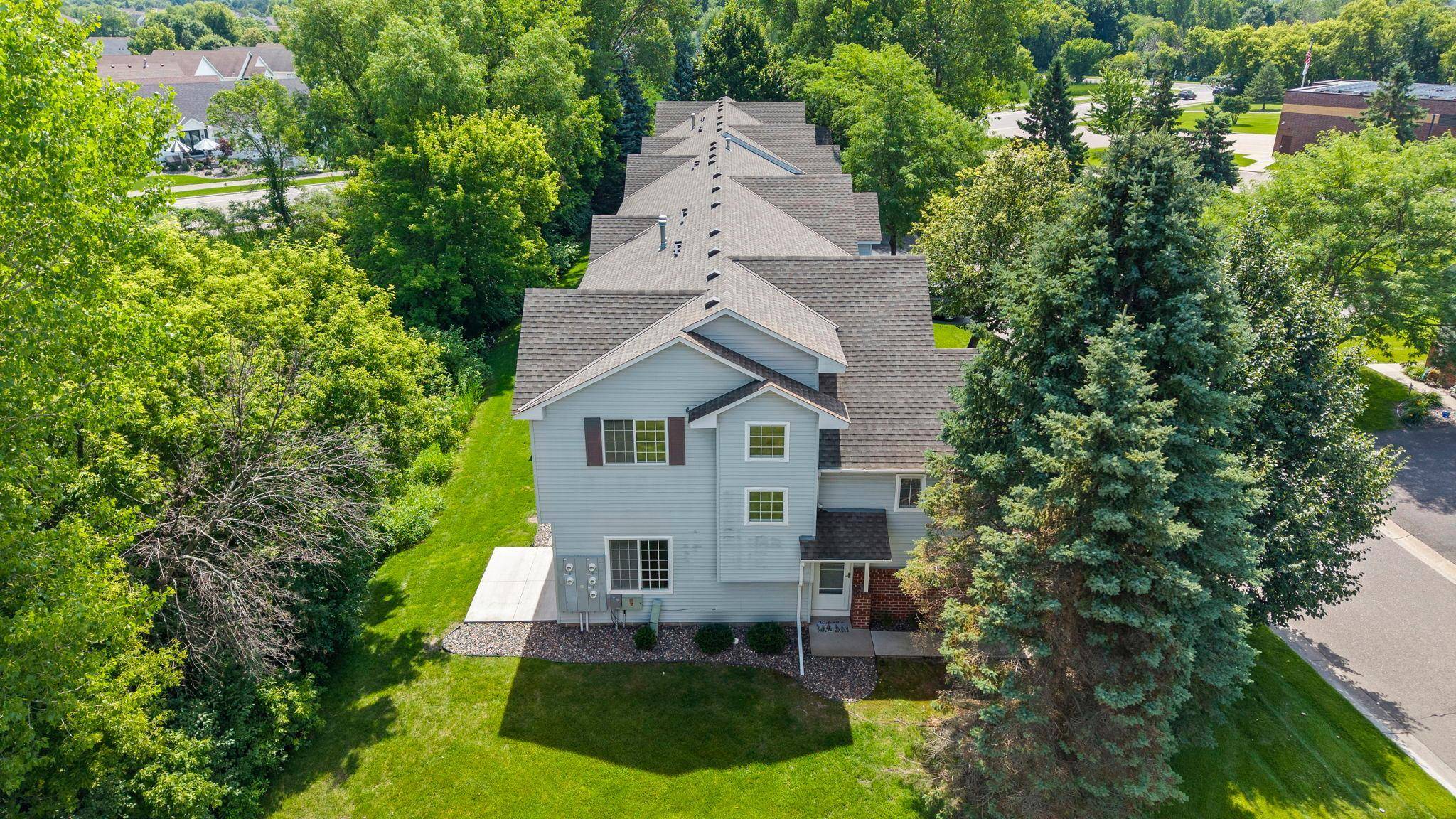 9050 Merrimac LN N, Maple Grove, MN 55311
