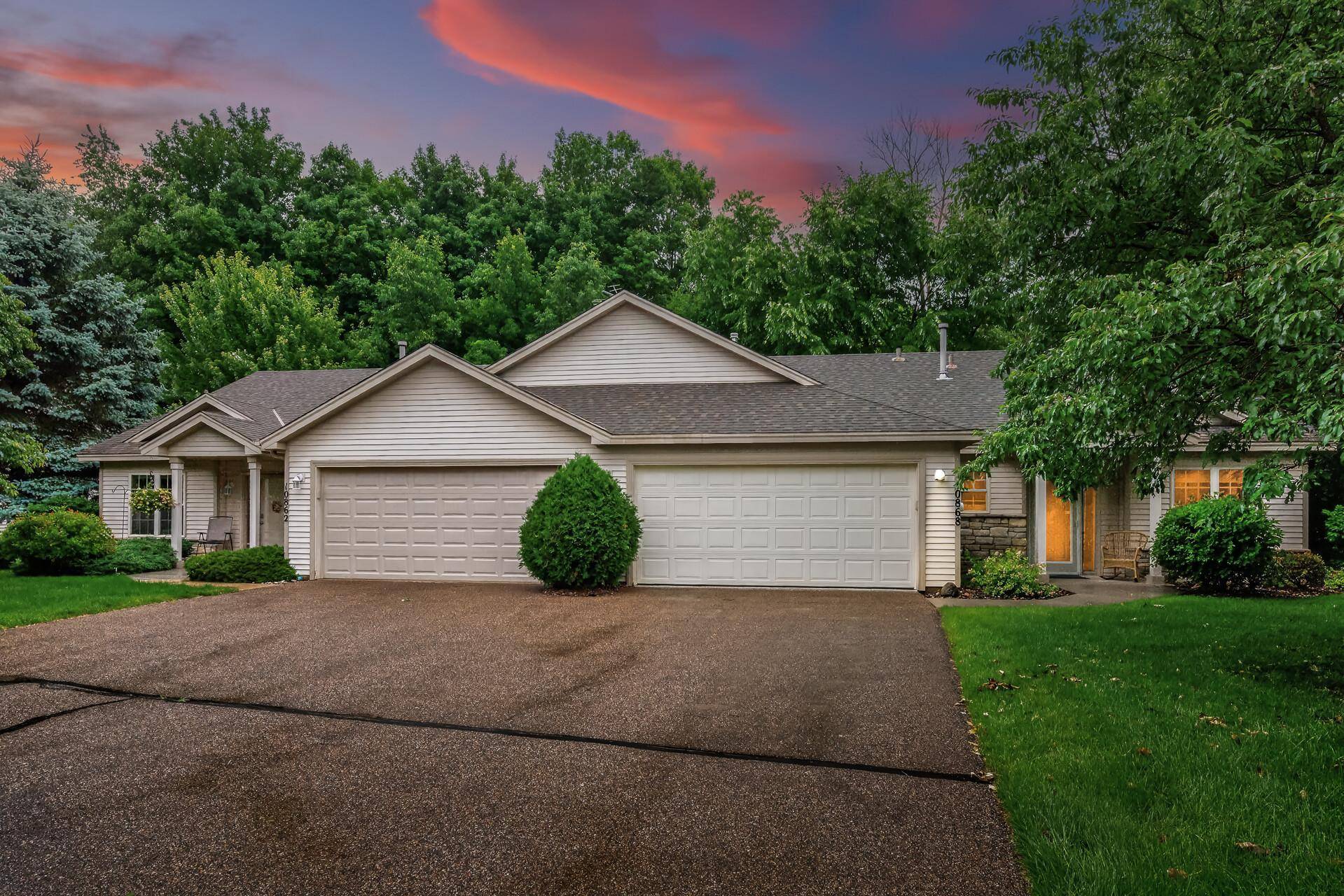 10868 Woodland DR, Chisago City, MN 55013