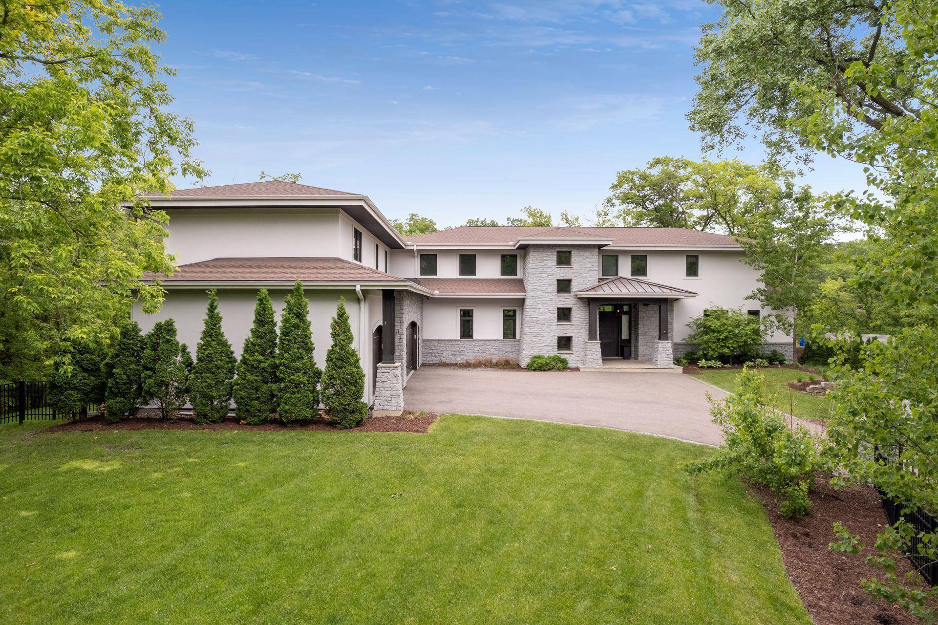 6816 Cheyenne CIR, Edina, MN 55439