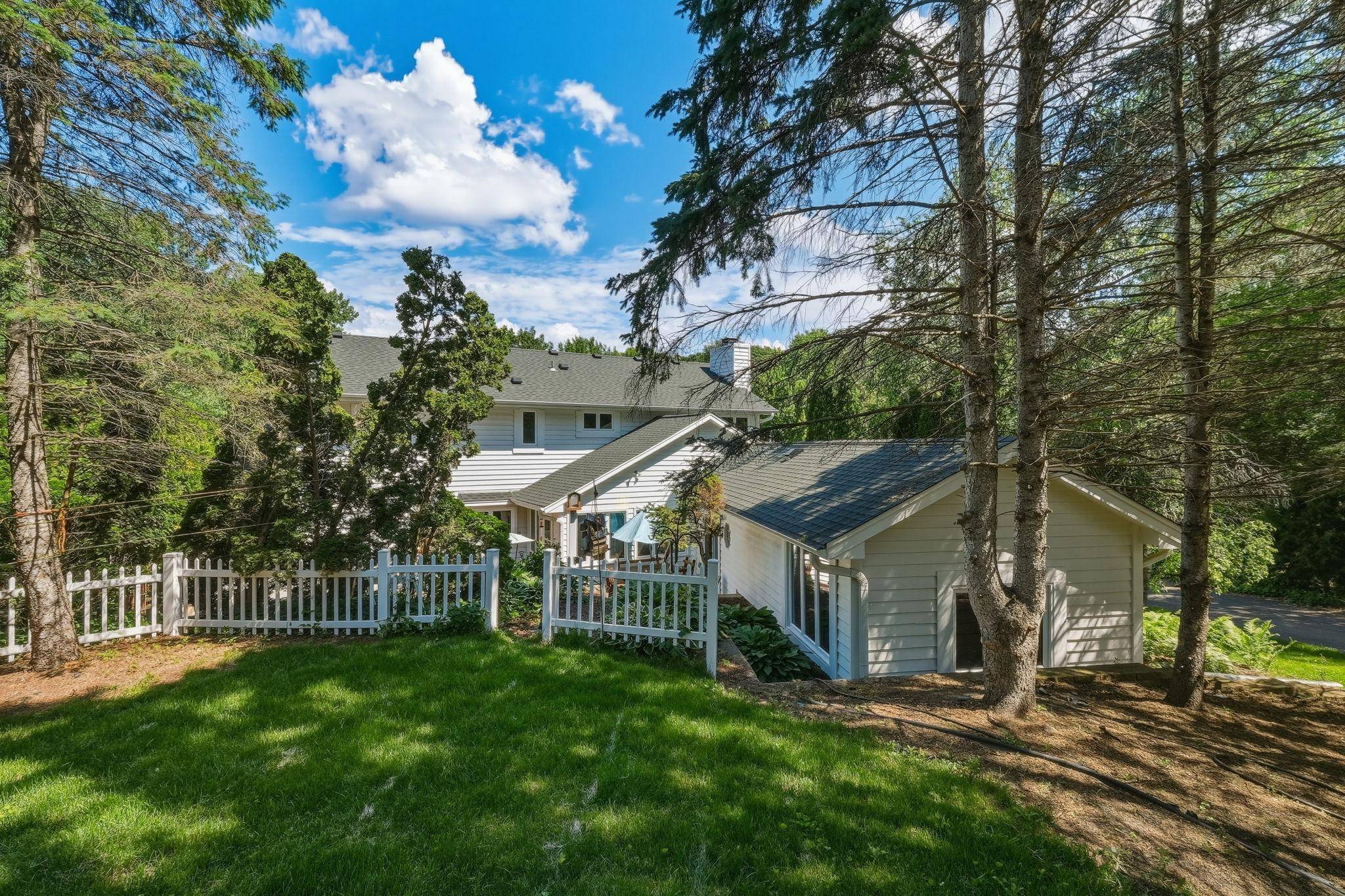 1364 Chatterton CT, Eagan, MN 55123